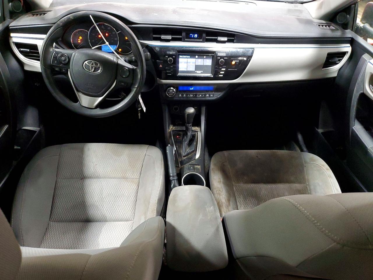 2015 Toyota Corolla Le Red vin: 2T1BURHE3FC281050