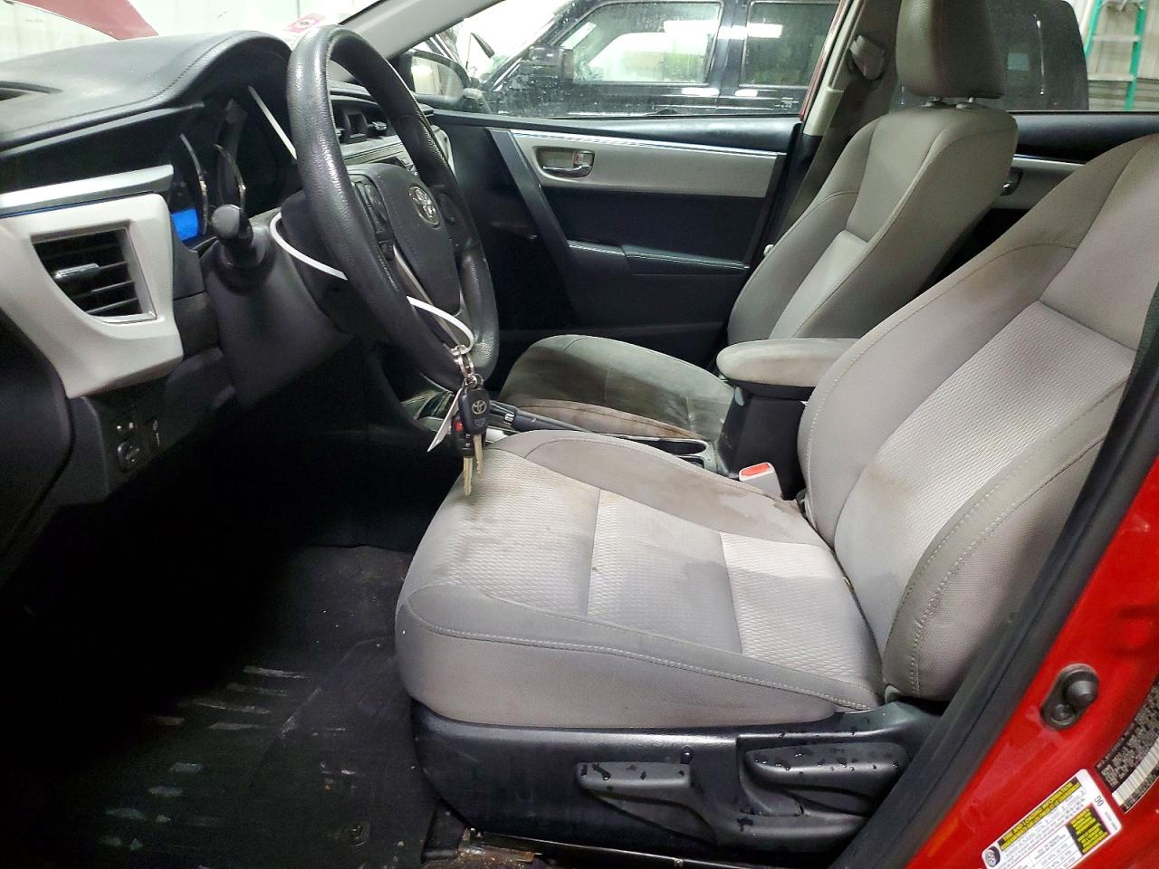 2015 Toyota Corolla Le Red vin: 2T1BURHE3FC281050