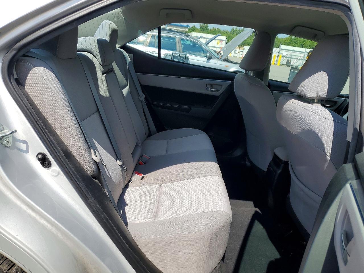 2015 Toyota Corolla Le Silver vin: 2T1BURHE3FC282618