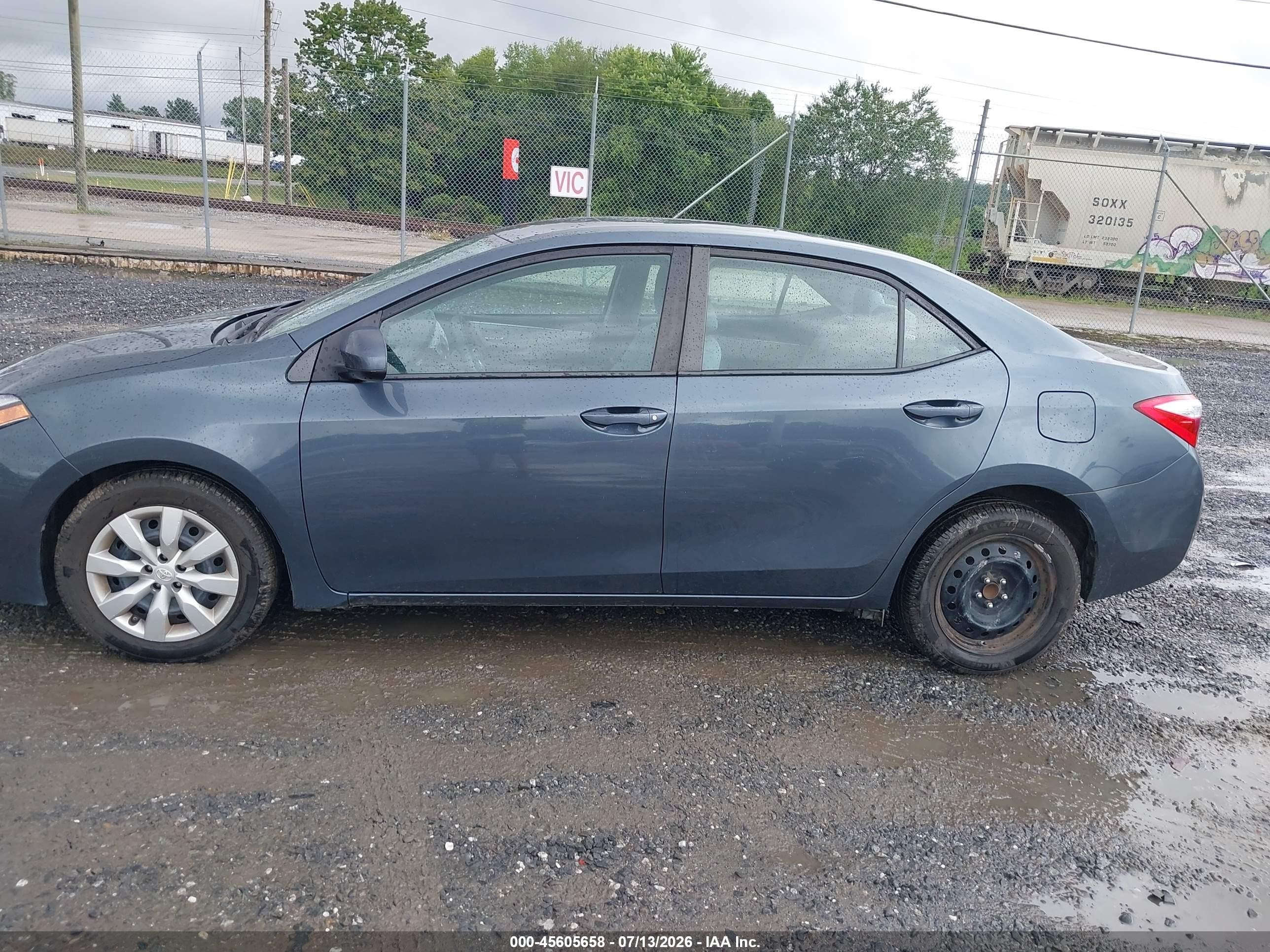 2015 Toyota Corolla Le Blue vin: 2T1BURHE3FC292307