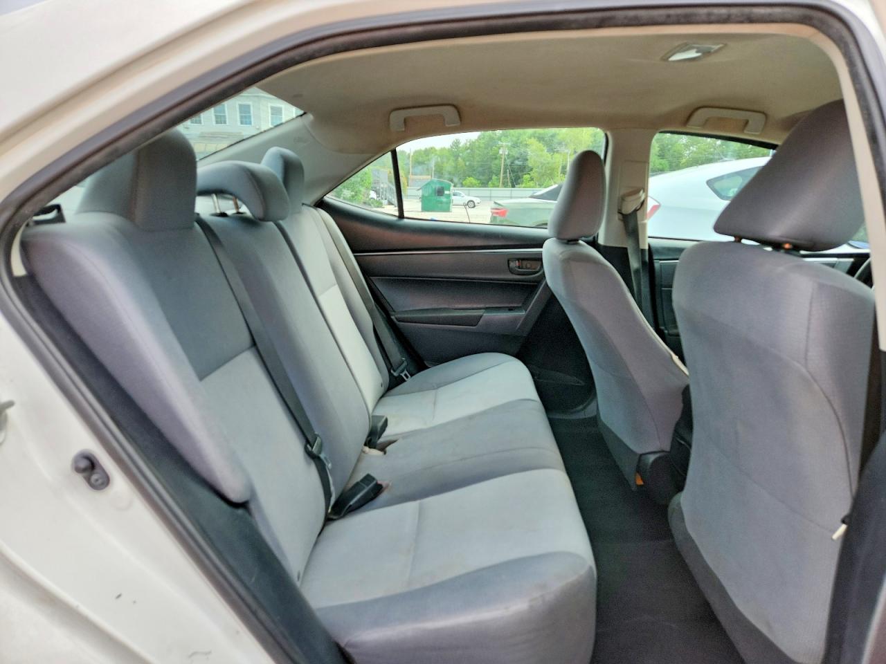 2015 Toyota Corolla L White vin: 2T1BURHE3FC297832