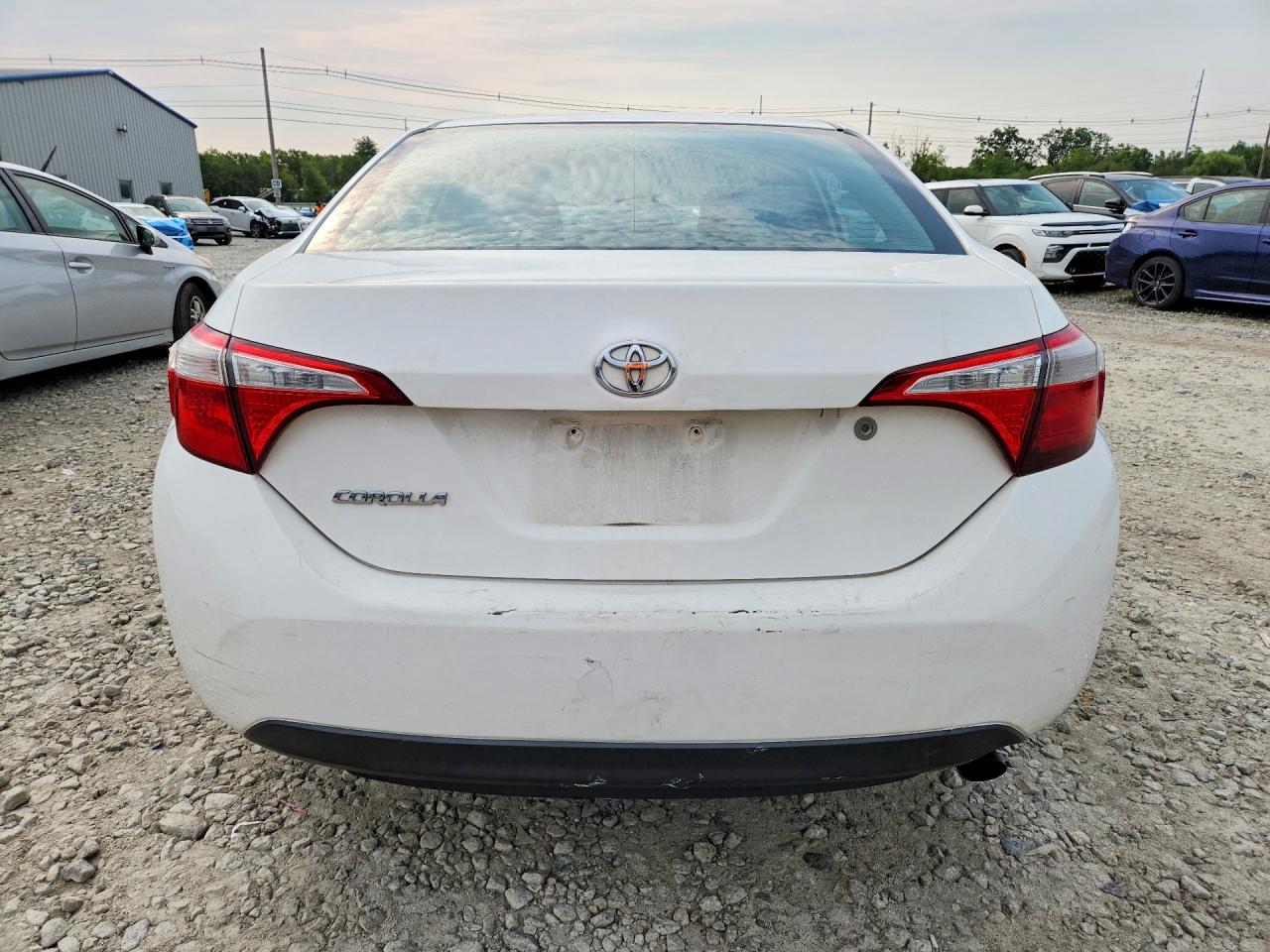 2015 Toyota Corolla L White vin: 2T1BURHE3FC297832
