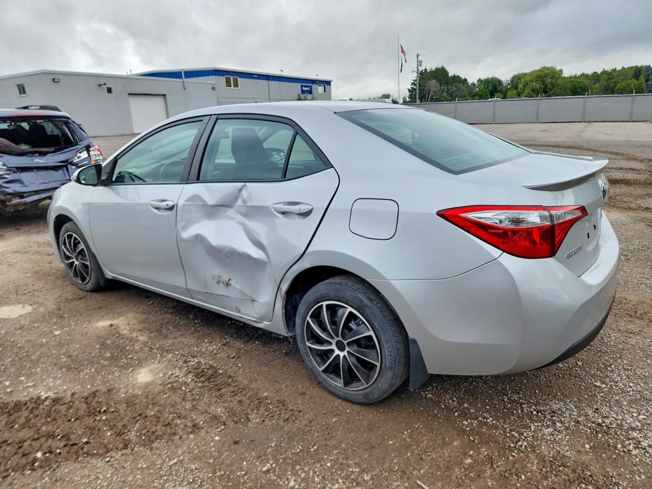 2015 Toyota Corolla L Silver vin: 2T1BURHE3FC299550