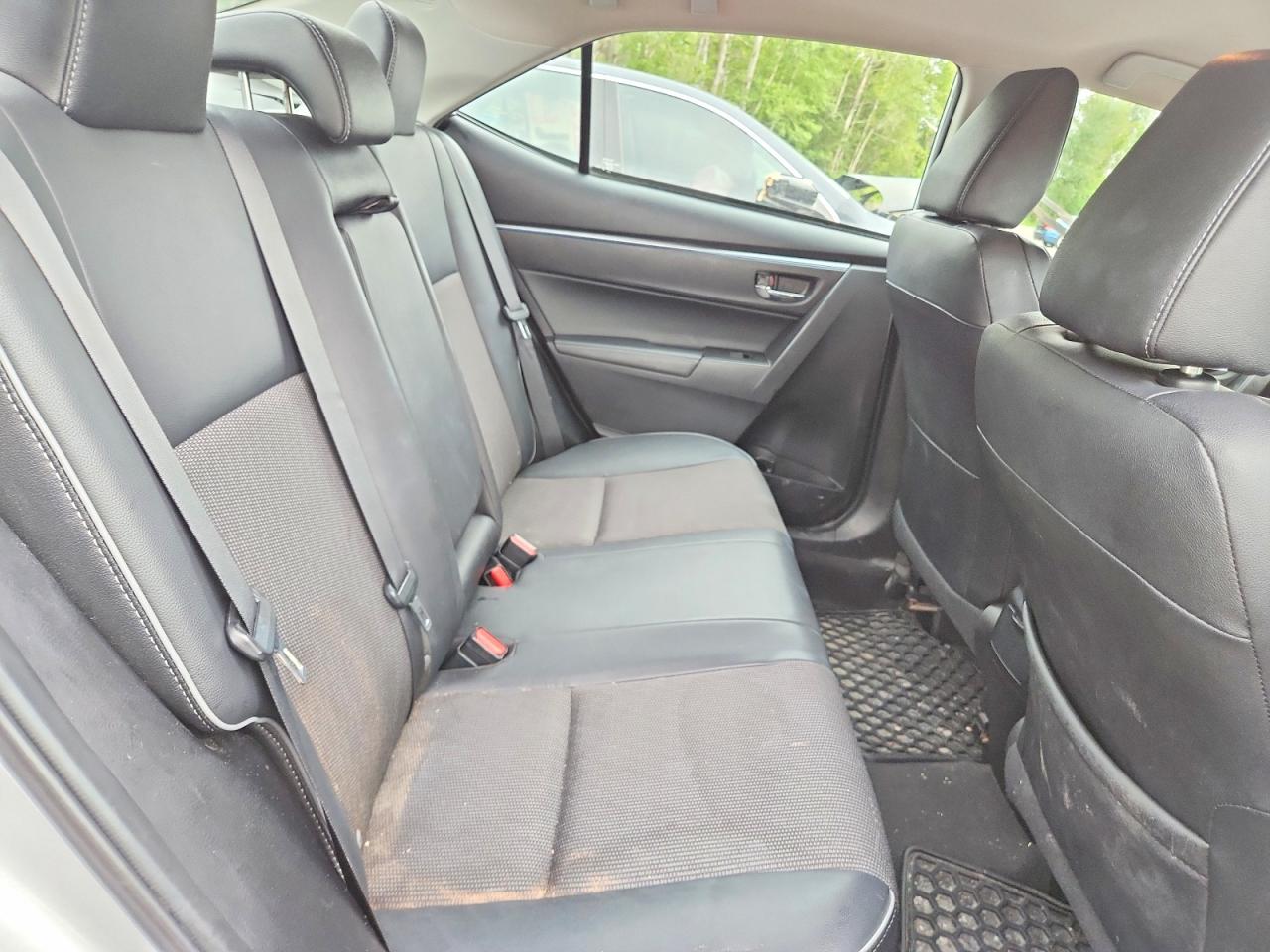 2015 Toyota Corolla L Silver vin: 2T1BURHE3FC299550