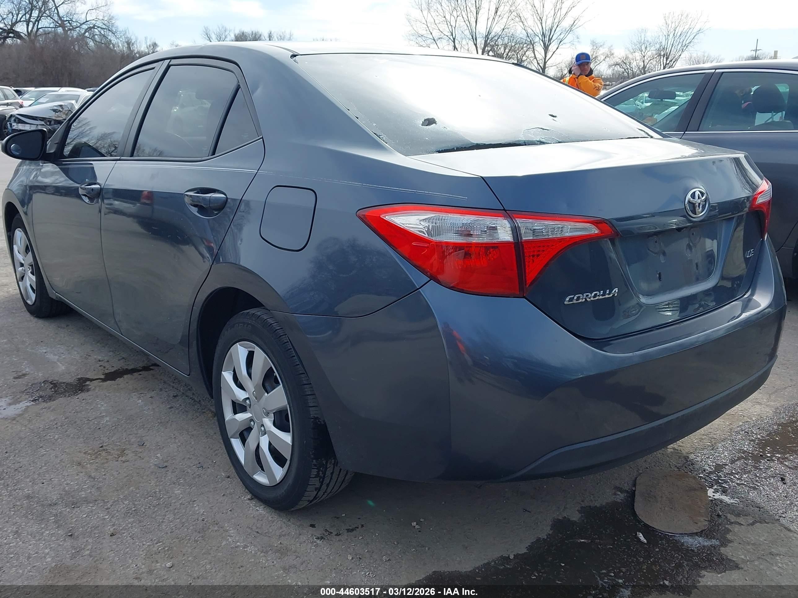 2015 Toyota Corolla Le Blue vin: 2T1BURHE3FC301474