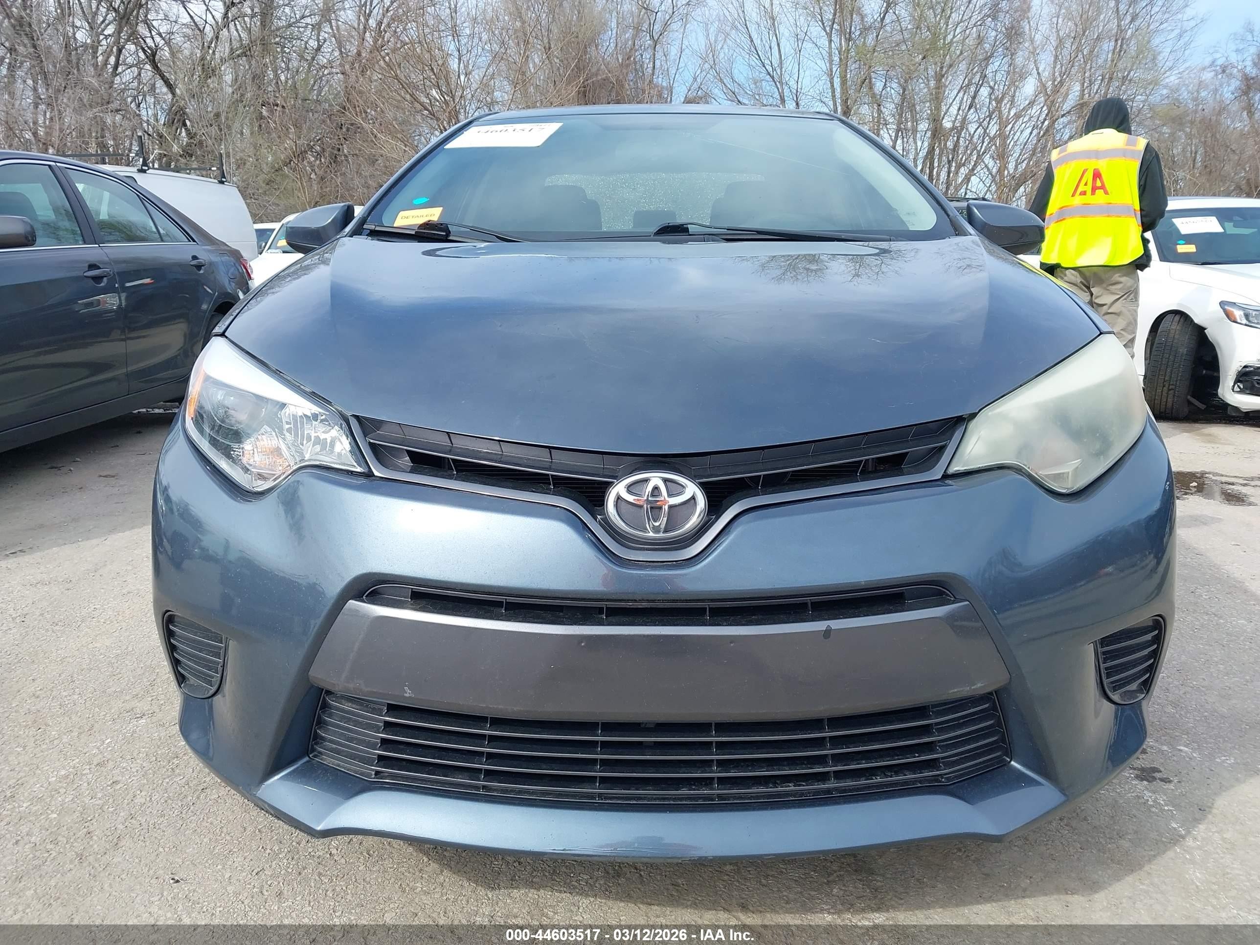 2015 Toyota Corolla Le Blue vin: 2T1BURHE3FC301474