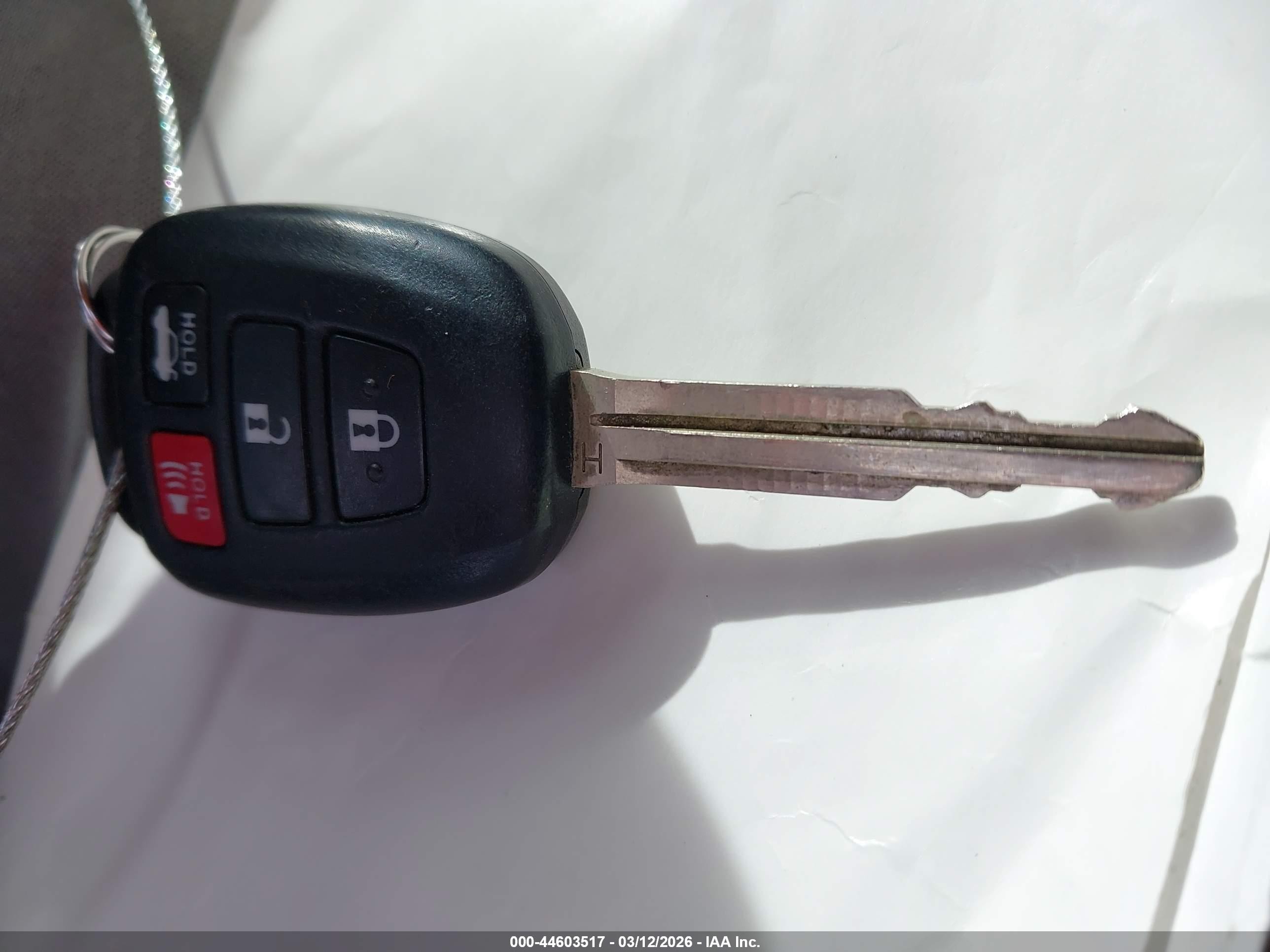 2015 Toyota Corolla Le Blue vin: 2T1BURHE3FC301474