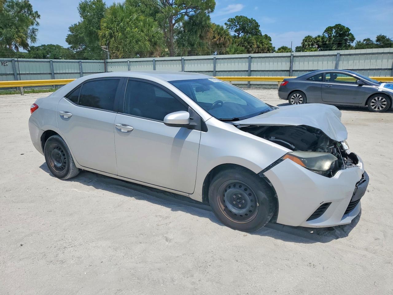 2015 Toyota Corolla L Silver vin: 2T1BURHE3FC313950
