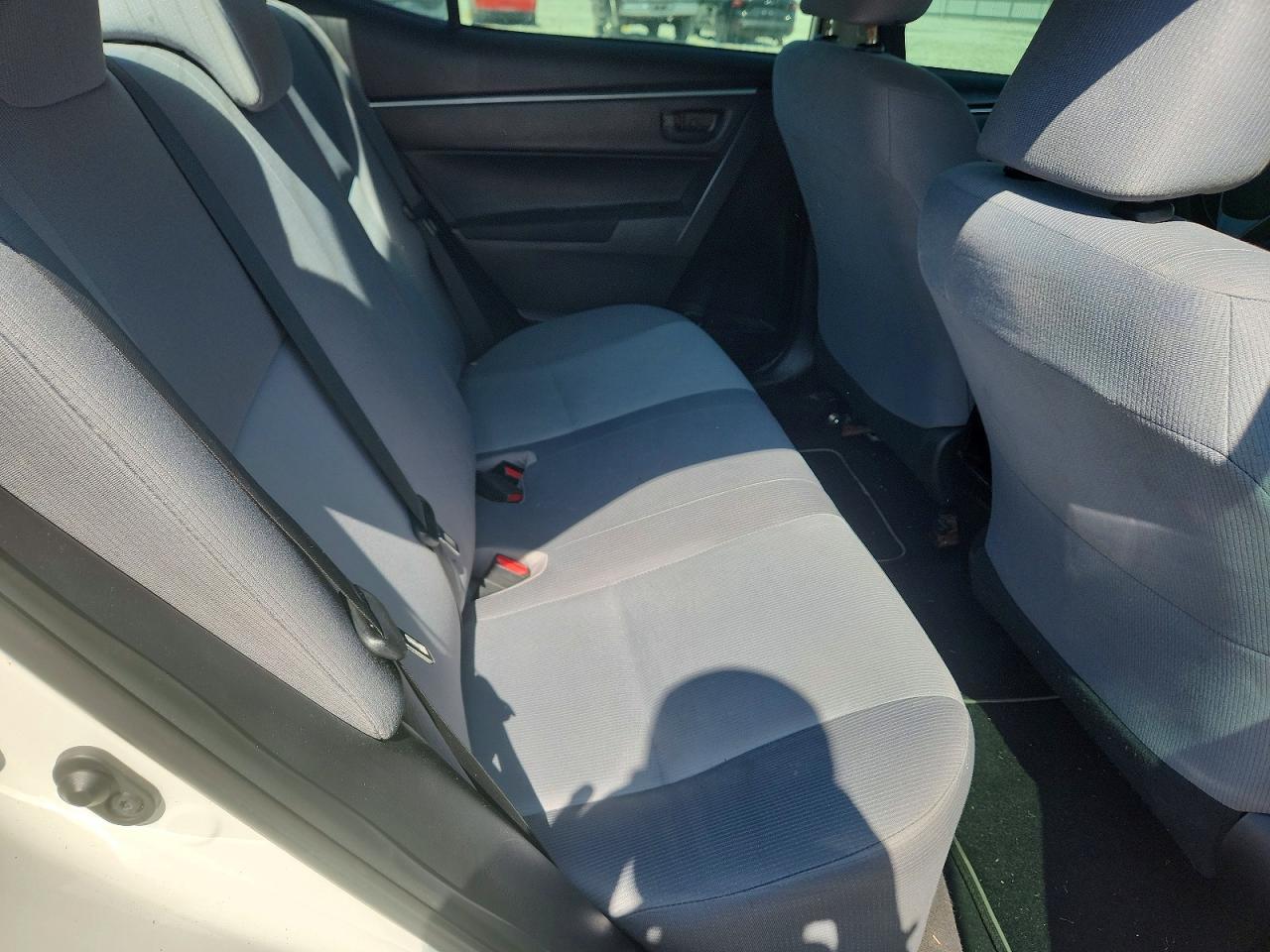 2015 Toyota Corolla L White vin: 2T1BURHE3FC330117