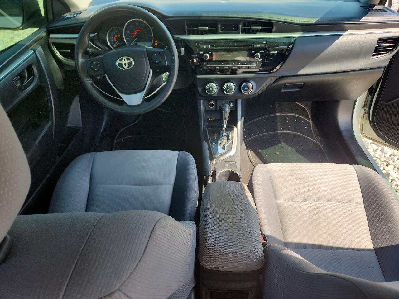 2015 Toyota Corolla L White vin: 2T1BURHE3FC330117