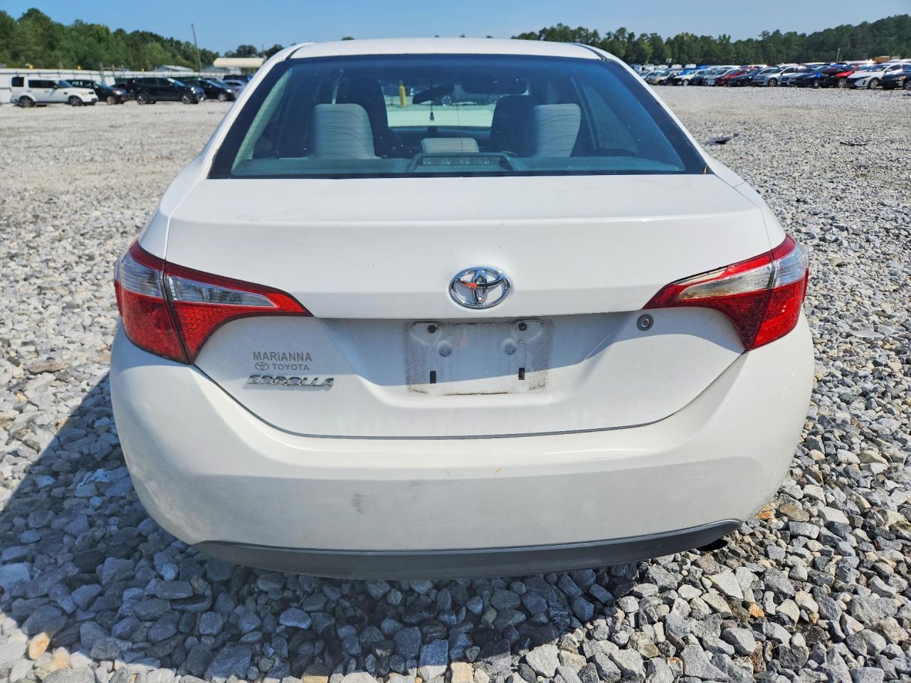 2015 Toyota Corolla L White vin: 2T1BURHE3FC330117