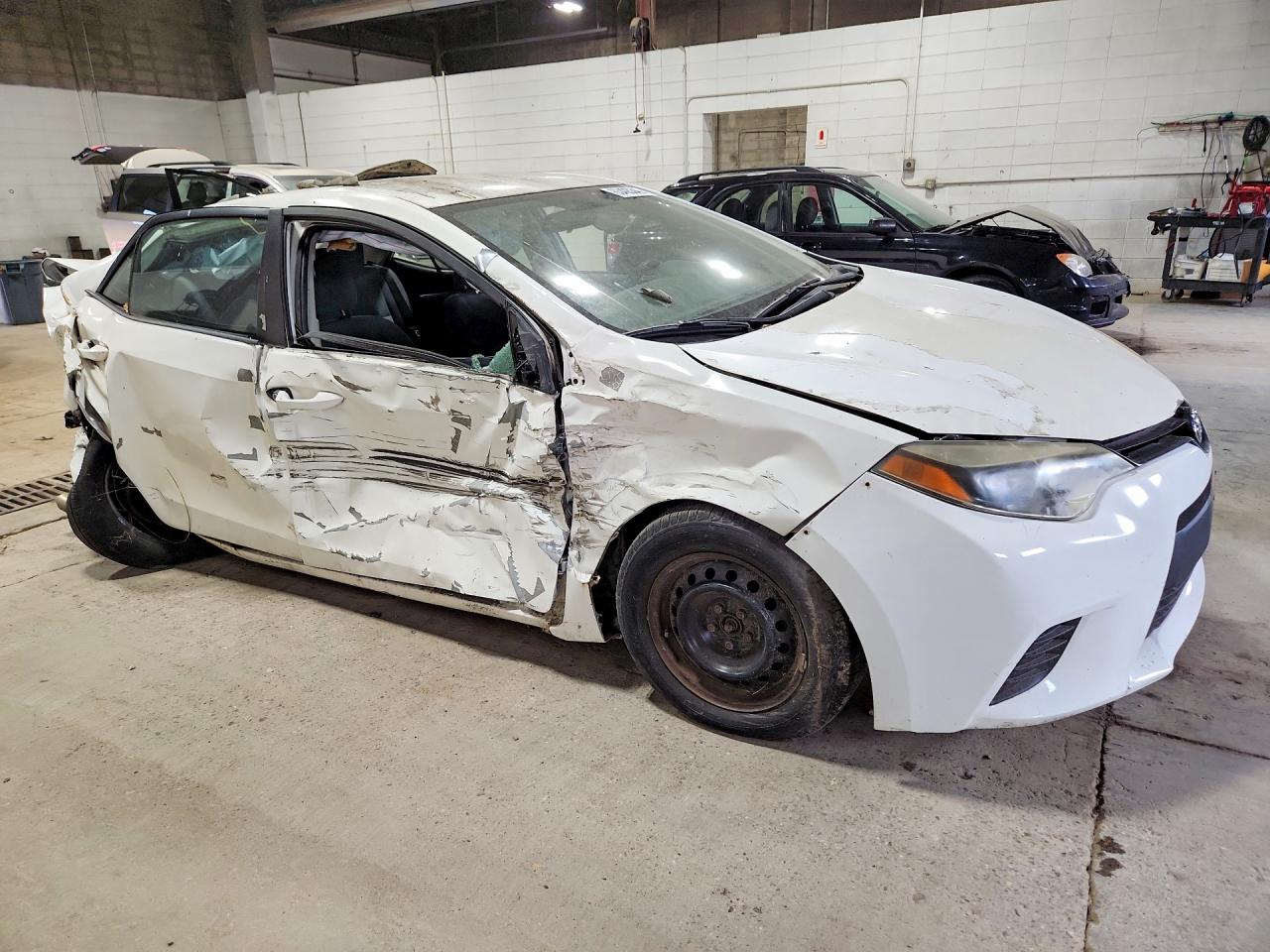 2015 Toyota Corolla L White vin: 2T1BURHE3FC335771