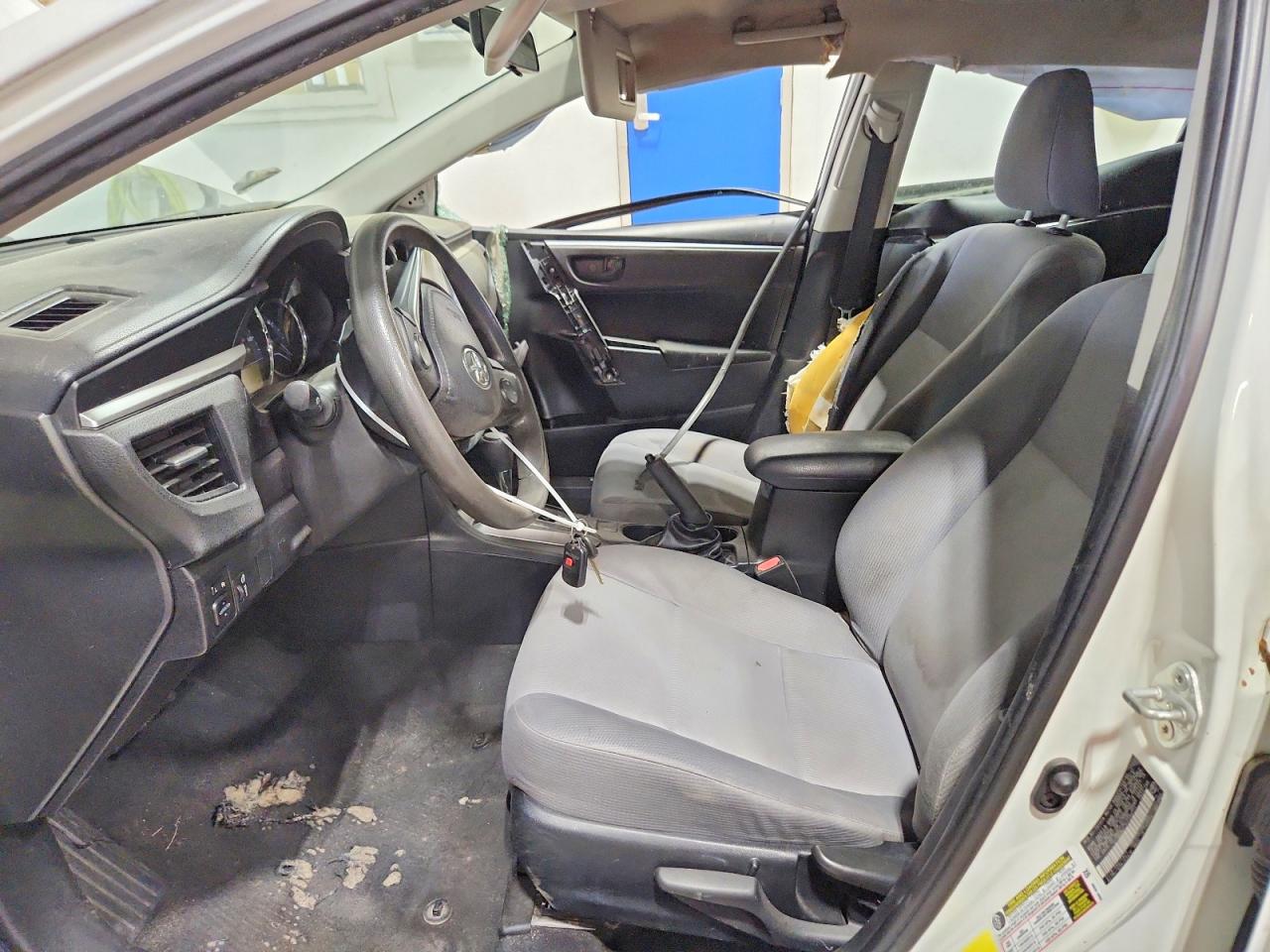 2015 Toyota Corolla L White vin: 2T1BURHE3FC335771