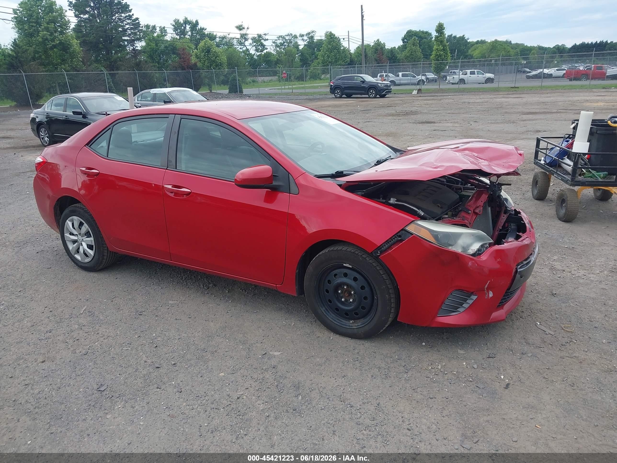 2015 Toyota Corolla Le Red vin: 2T1BURHE3FC338315