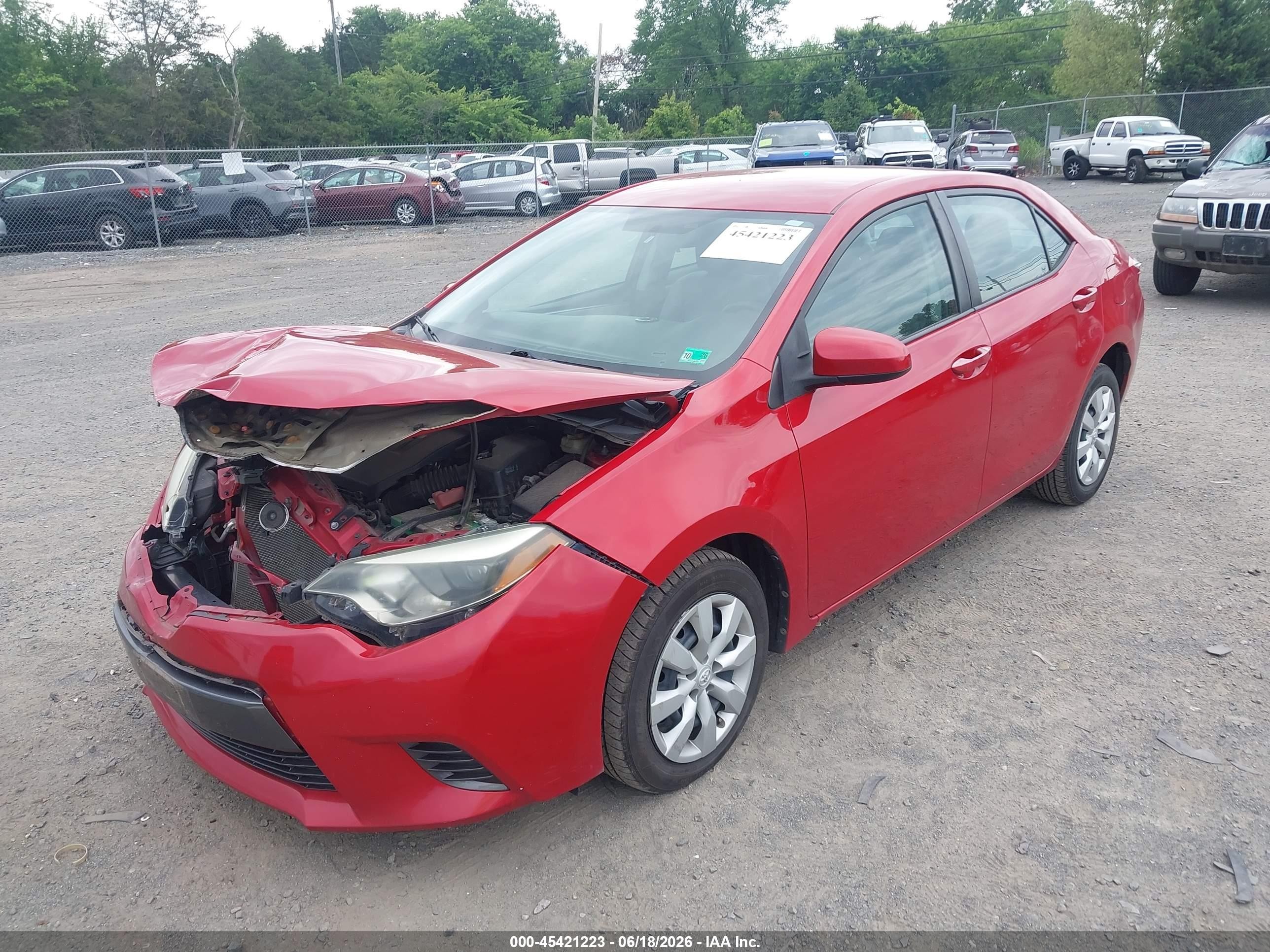 2015 Toyota Corolla Le Red vin: 2T1BURHE3FC338315