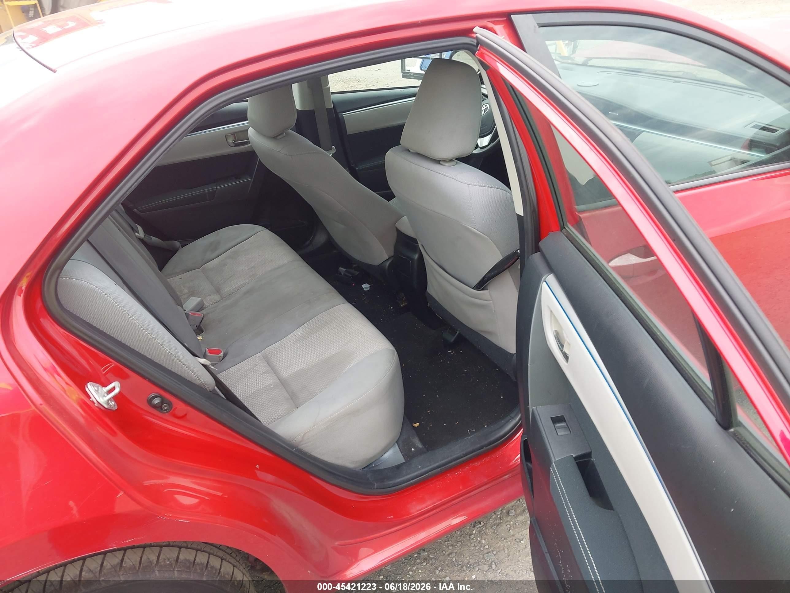 2015 Toyota Corolla Le Red vin: 2T1BURHE3FC338315