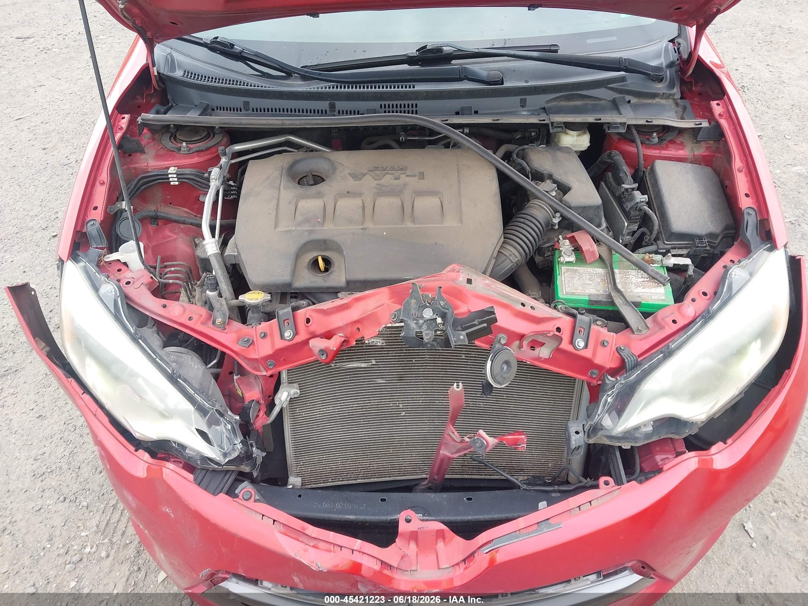 2015 Toyota Corolla Le Red vin: 2T1BURHE3FC338315