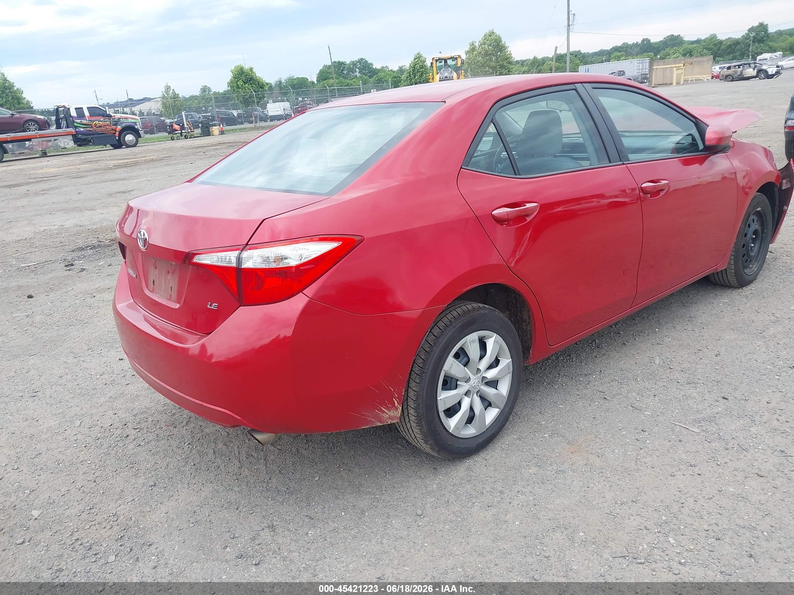 2015 Toyota Corolla Le Red vin: 2T1BURHE3FC338315