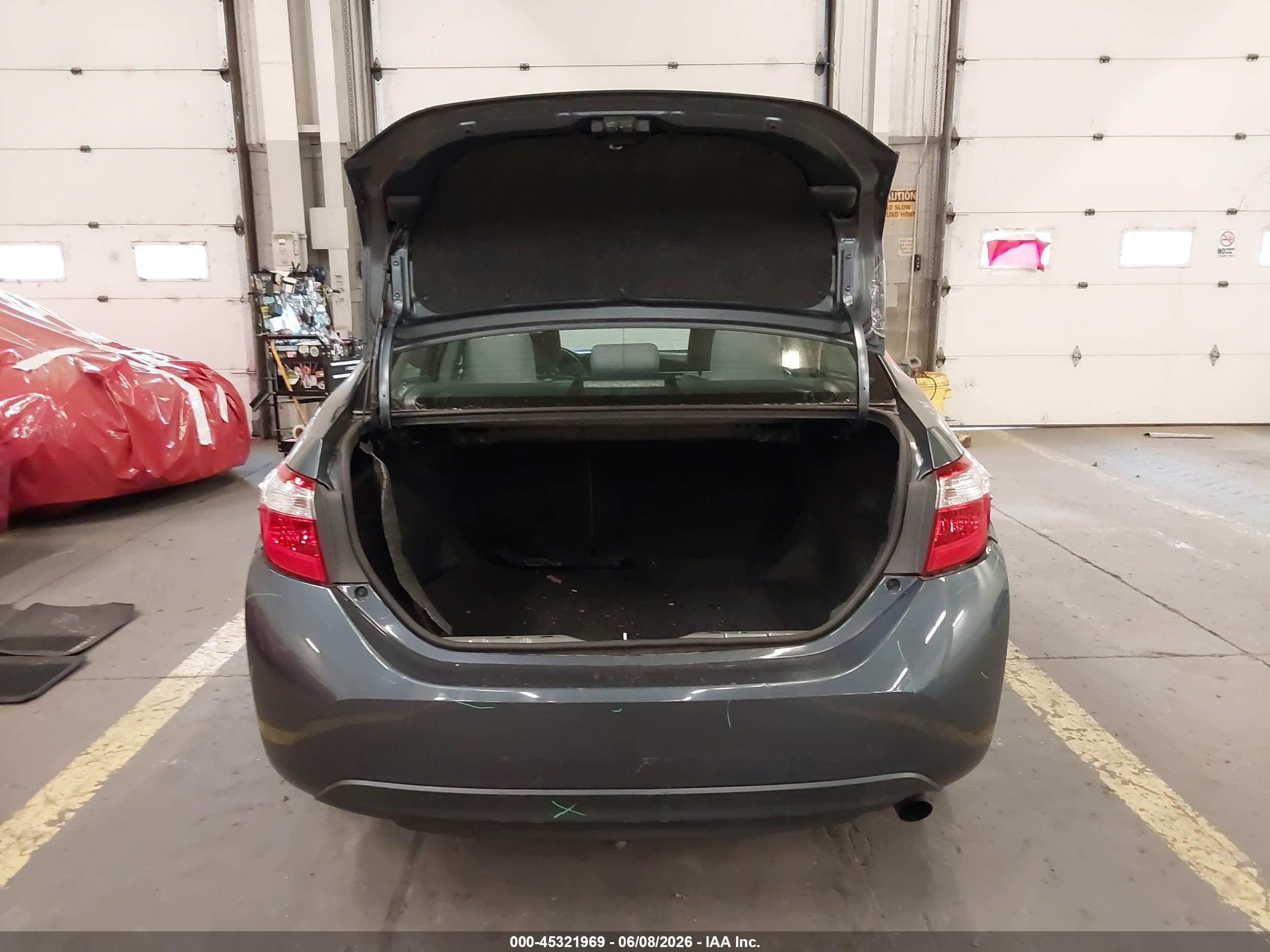2015 Toyota Corolla Le Plus Blue vin: 2T1BURHE3FC340985