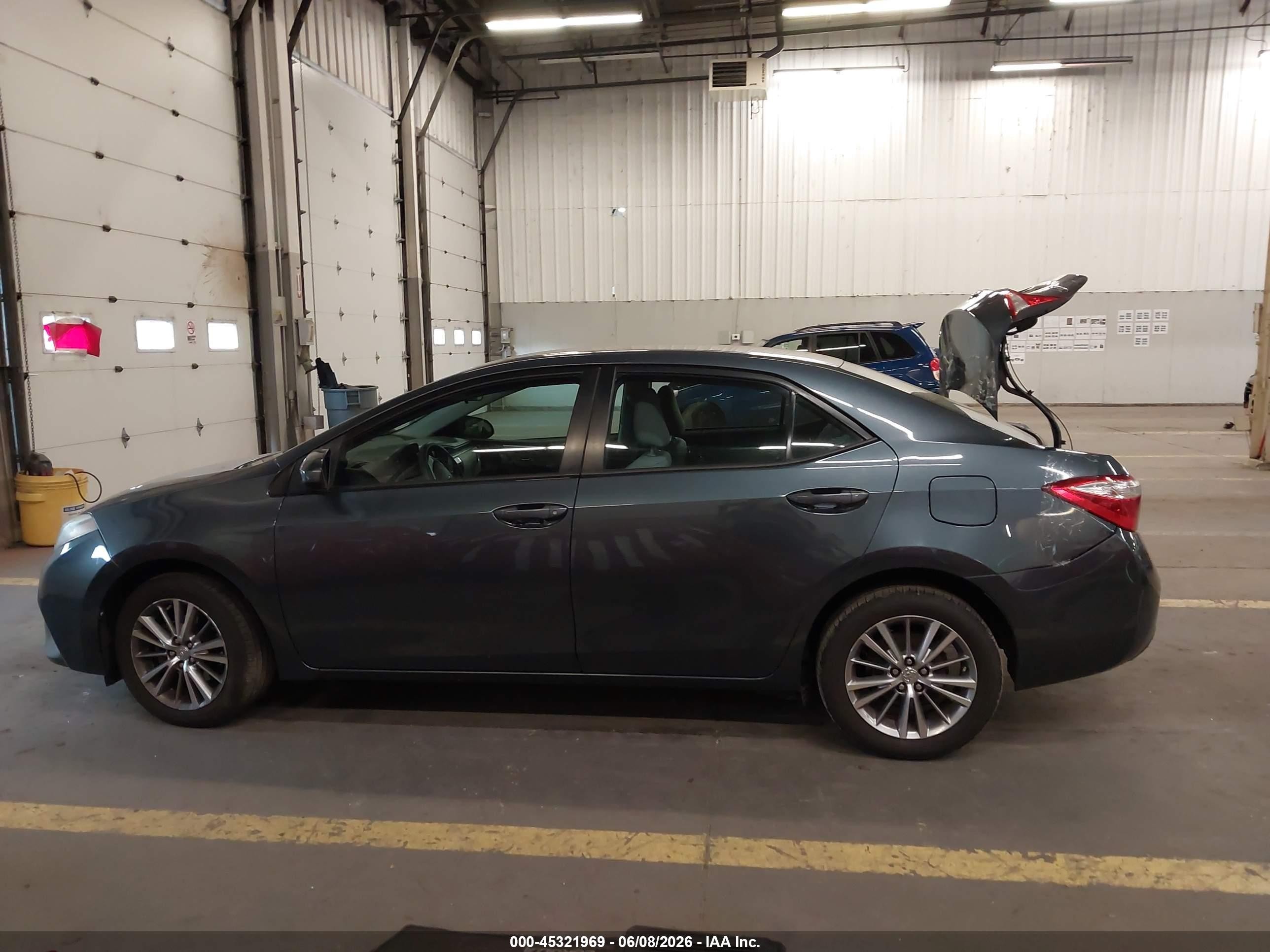 2015 Toyota Corolla Le Plus Blue vin: 2T1BURHE3FC340985