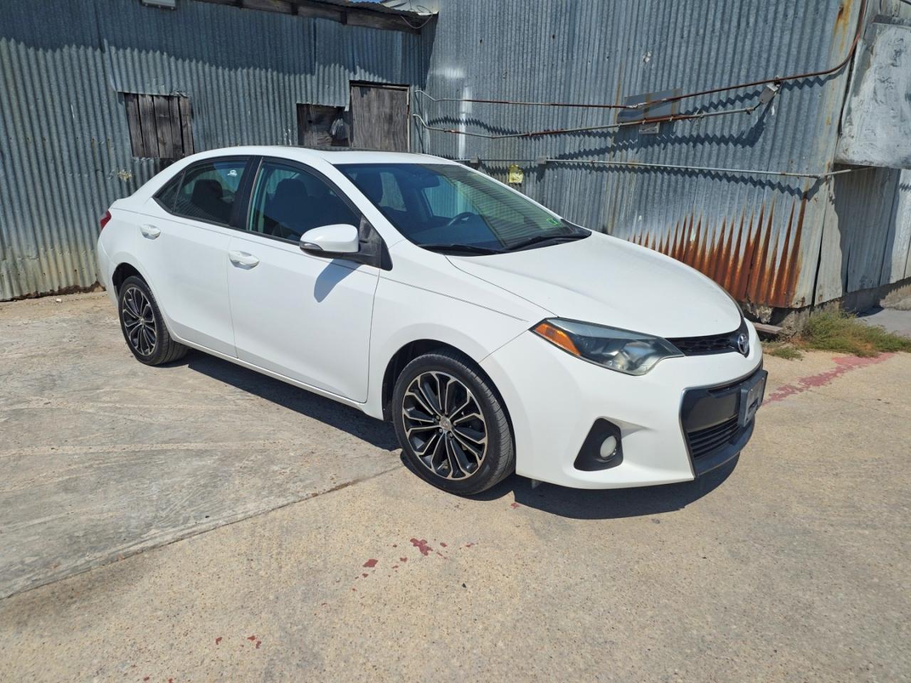 2015 Toyota Corolla S Plus White vin: 2T1BURHE3FC348973