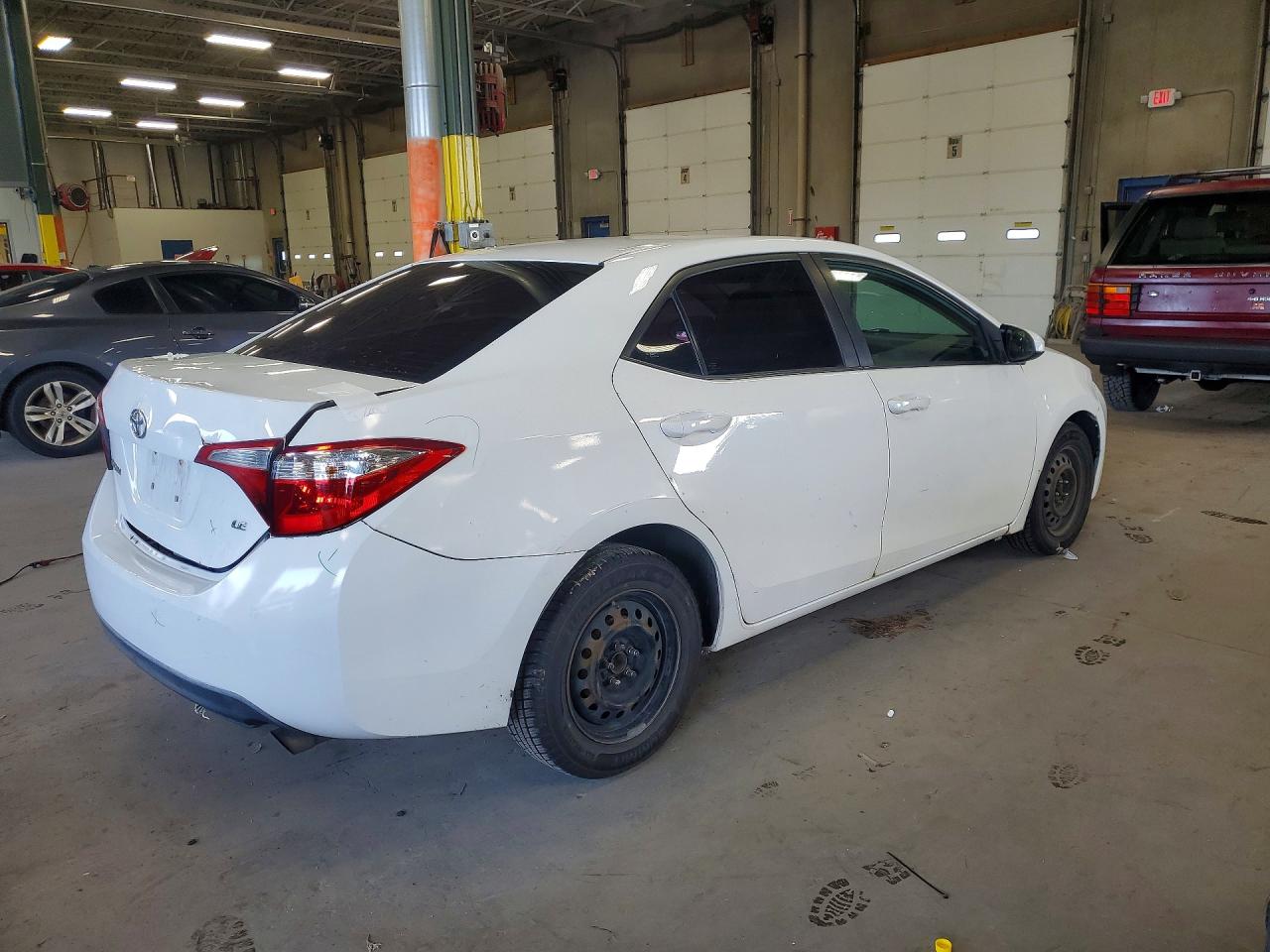 2015 Toyota Corolla Le White vin: 2T1BURHE3FC360766