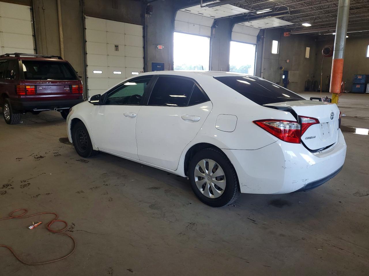 2015 Toyota Corolla Le White vin: 2T1BURHE3FC360766
