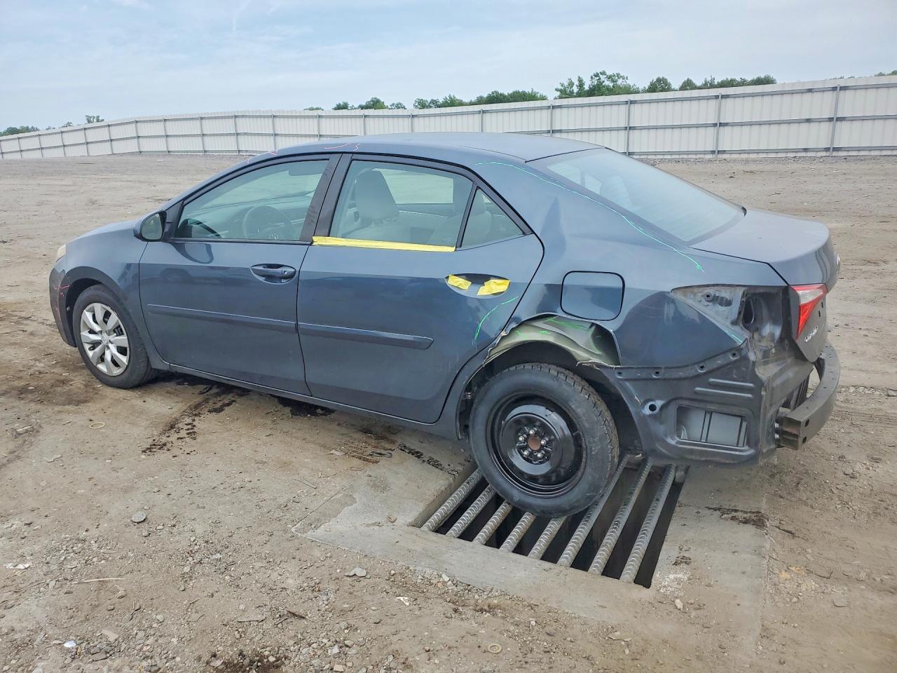 2015 Toyota Corolla Le Gray vin: 2T1BURHE3FC368883