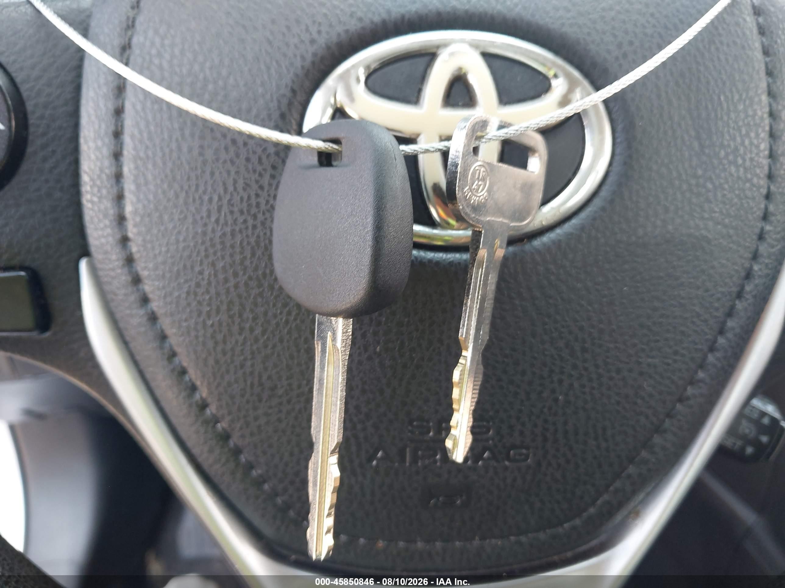2015 Toyota Corolla L Серебряный vin: 2T1BURHE3FC394335