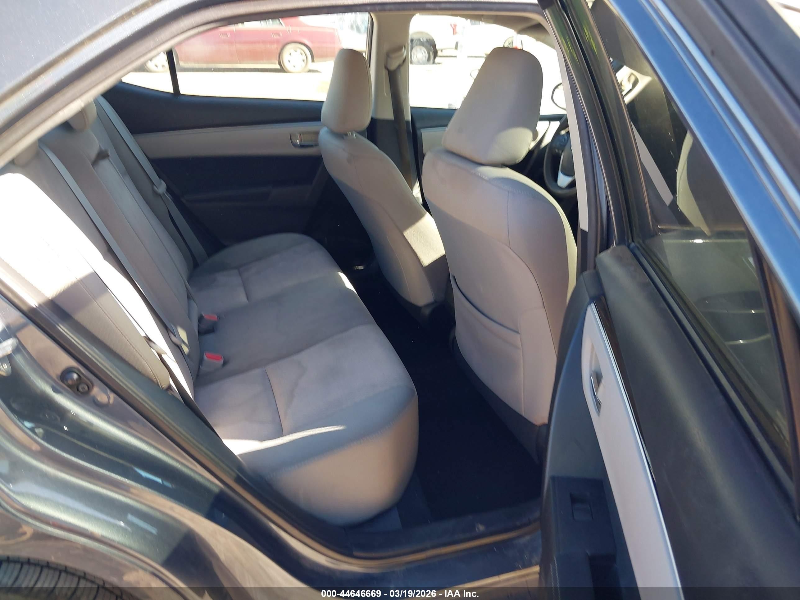 2015 Toyota Corolla Le Gray vin: 2T1BURHE3FC398658