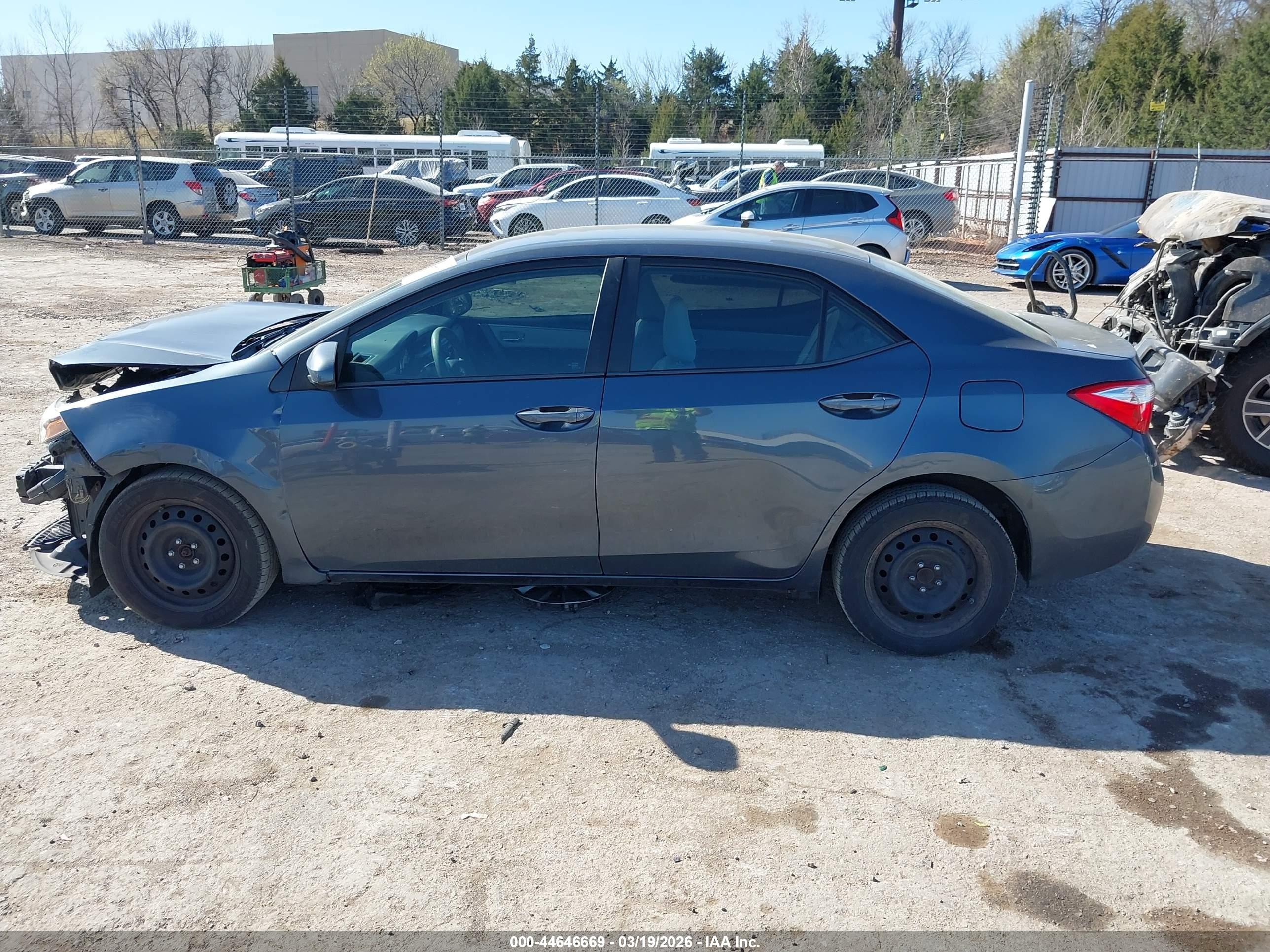 2015 Toyota Corolla Le Gray vin: 2T1BURHE3FC398658