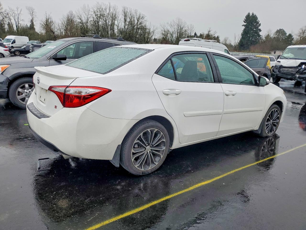 2015 Toyota Corolla White vin: 2T1BURHE3FC418388