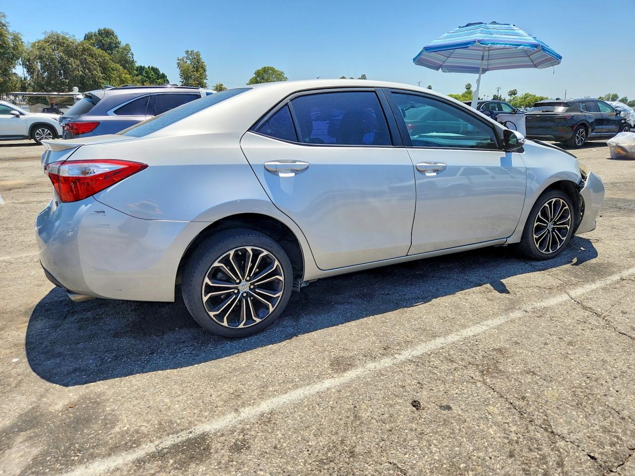 2015 Toyota Corolla S Plus Silver vin: 2T1BURHE3FC420934