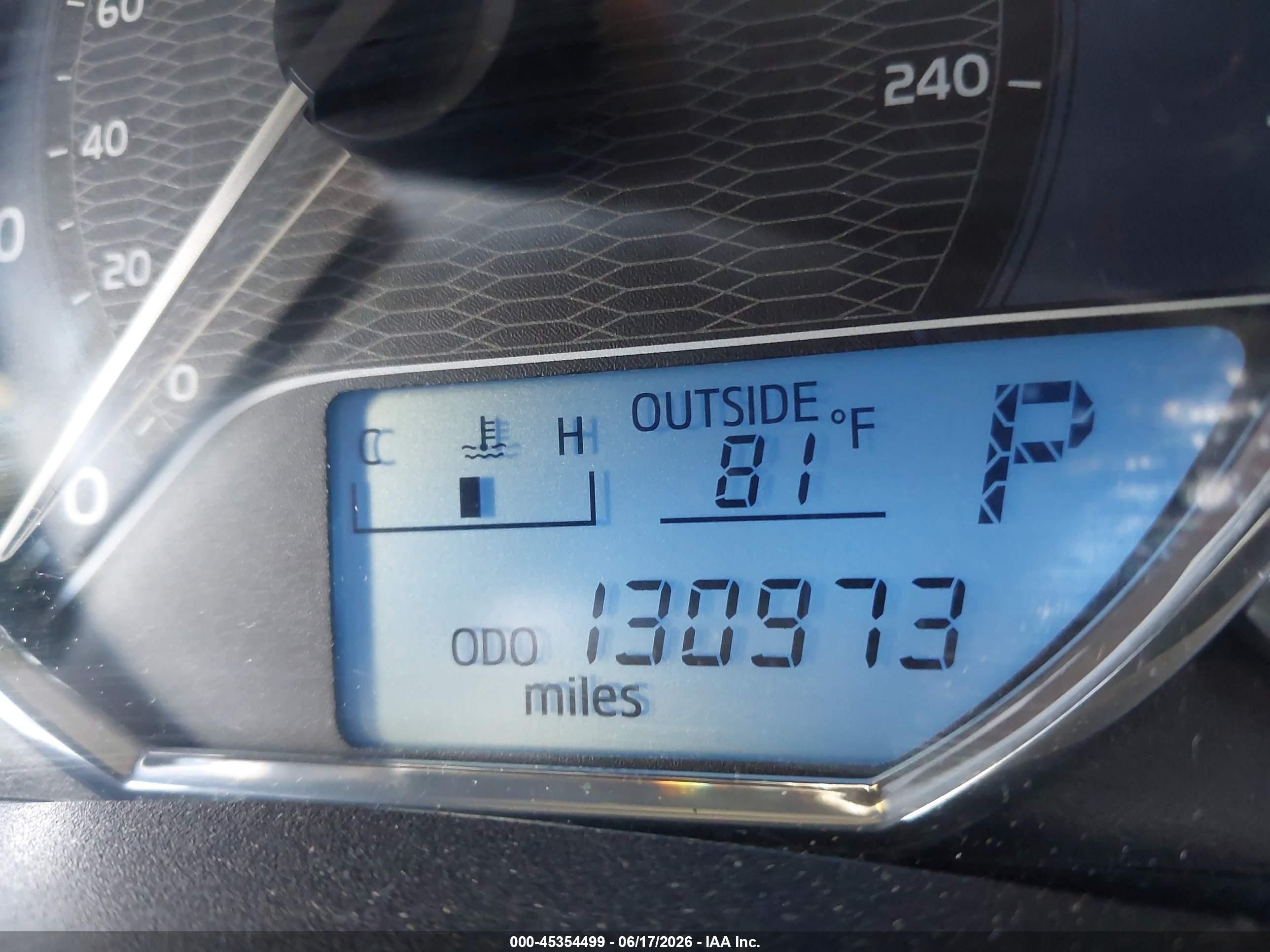 2015 Toyota Corolla Le Серебряный vin: 2T1BURHE3FC462861