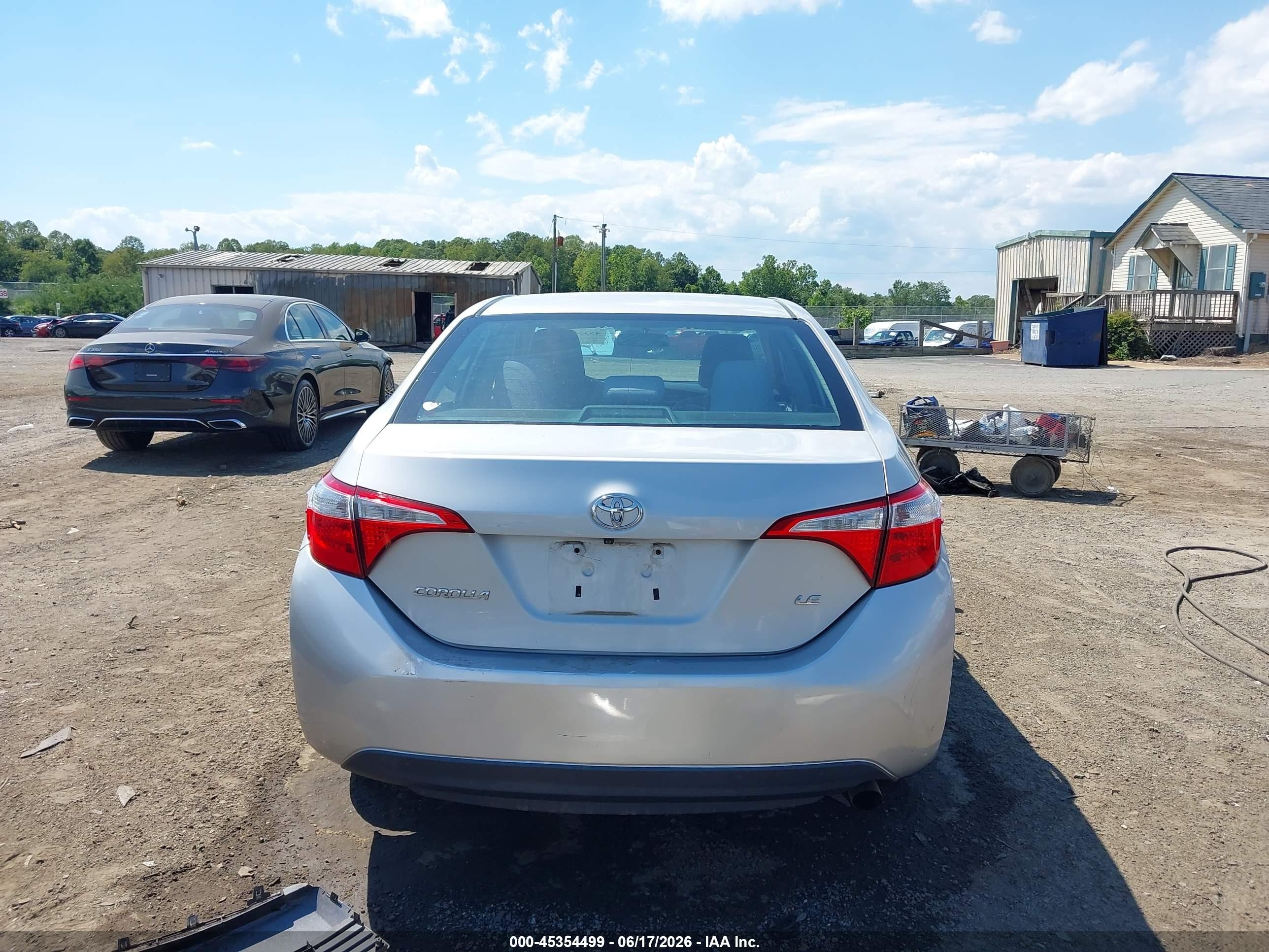 2015 Toyota Corolla Le Серебряный vin: 2T1BURHE3FC462861