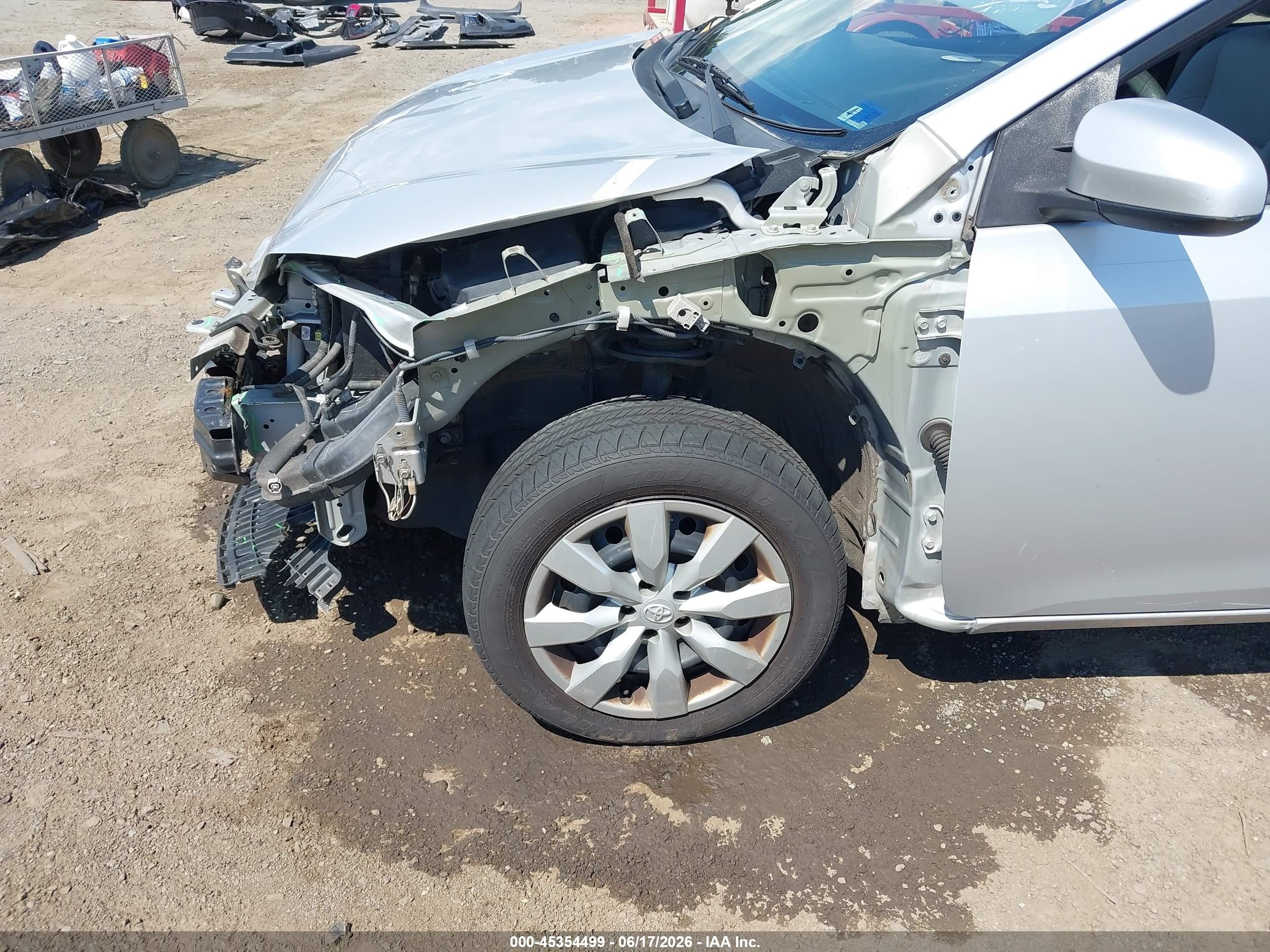 2015 Toyota Corolla Le Серебряный vin: 2T1BURHE3FC462861
