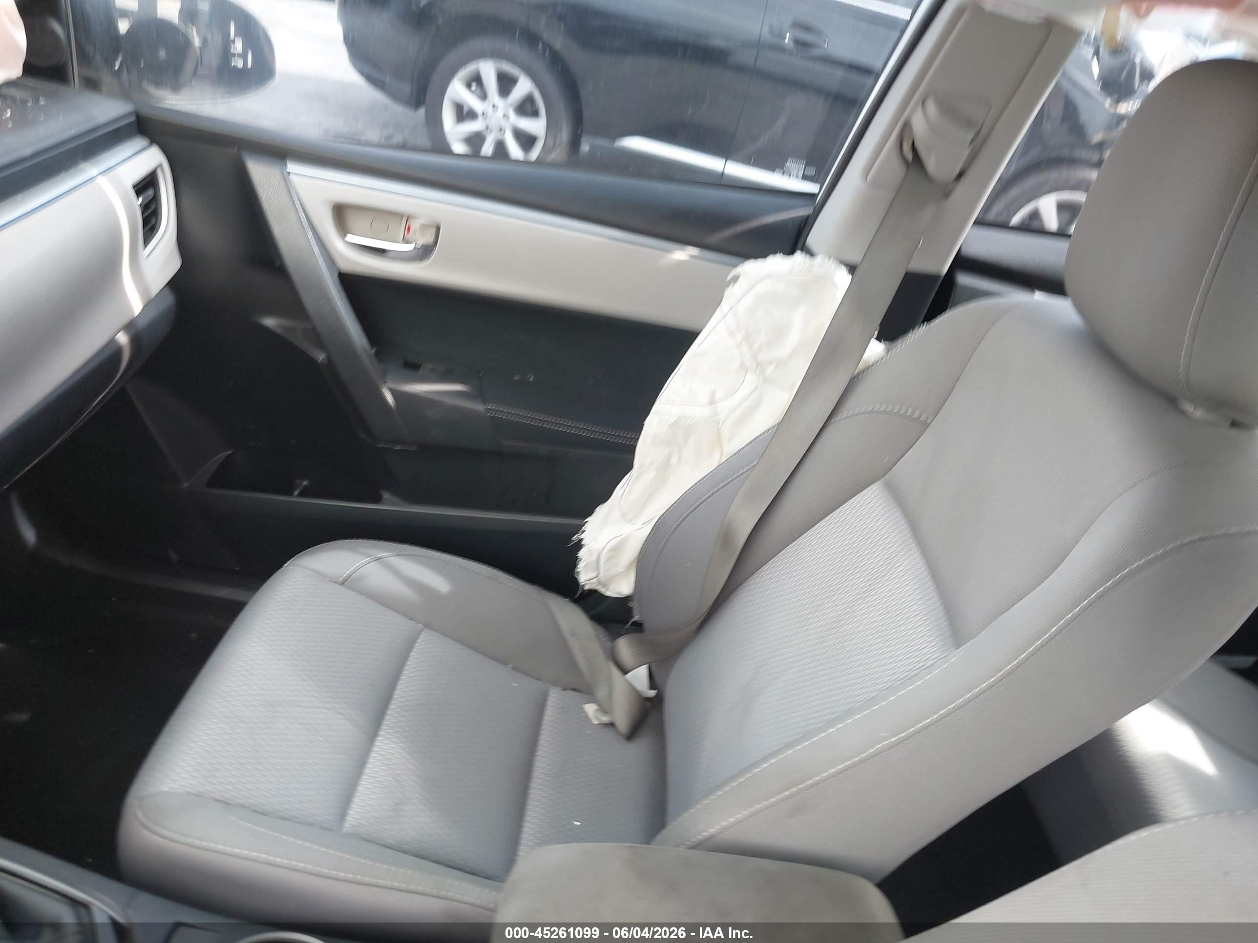 2015 Toyota Corolla Le White vin: 2T1BURHE3FC466280