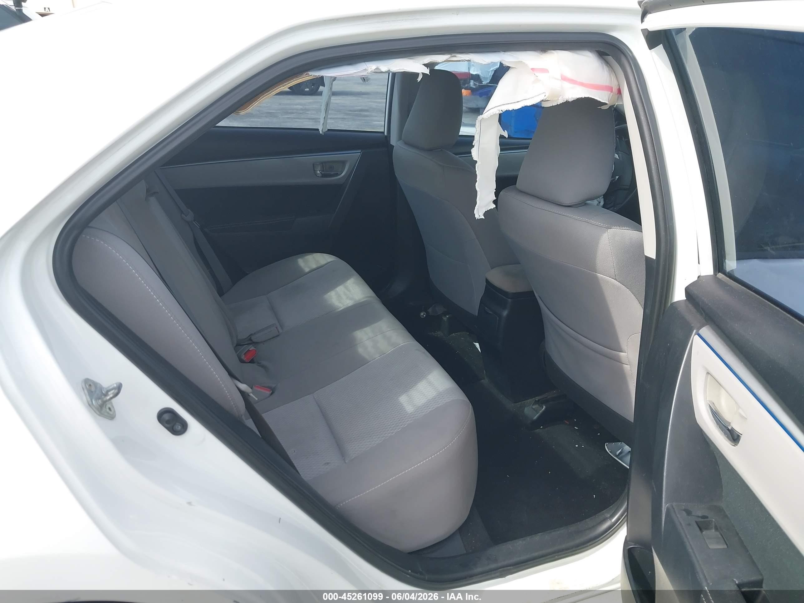 2015 Toyota Corolla Le White vin: 2T1BURHE3FC466280