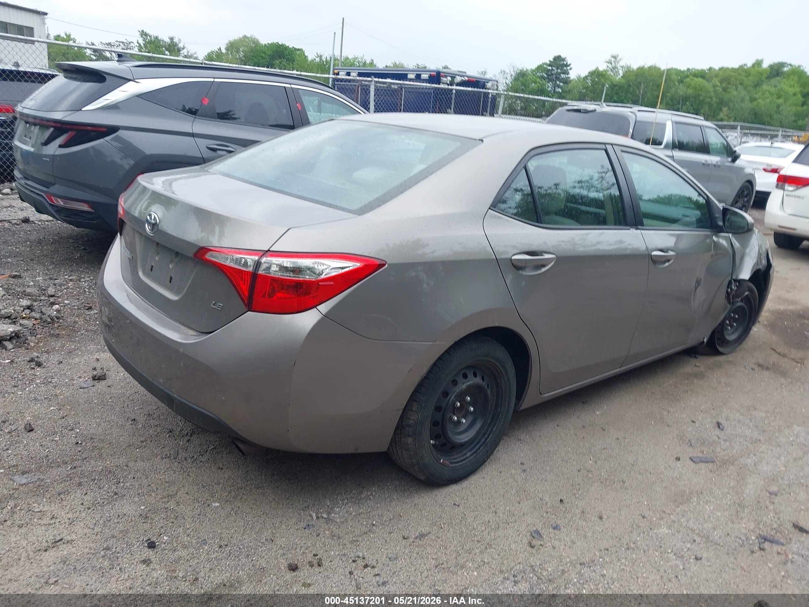 2015 Toyota Corolla Le Brown vin: 2T1BURHE3FC466313