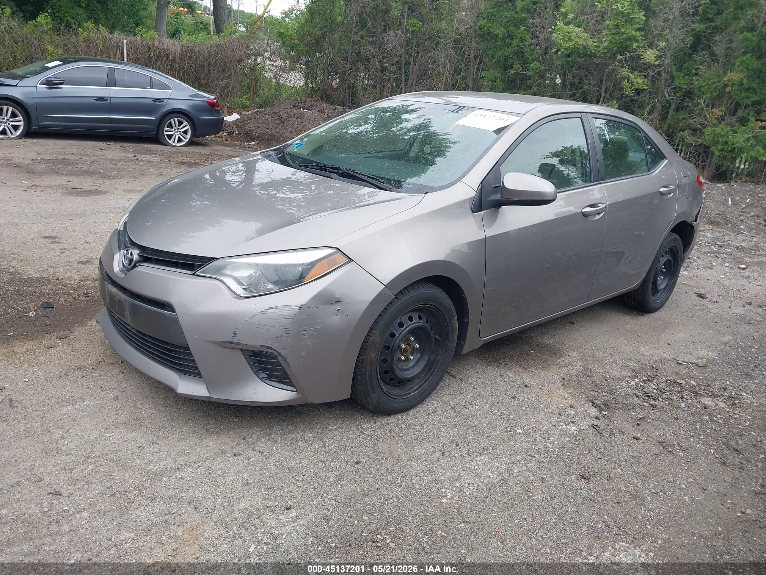 2015 Toyota Corolla Le Brown vin: 2T1BURHE3FC466313