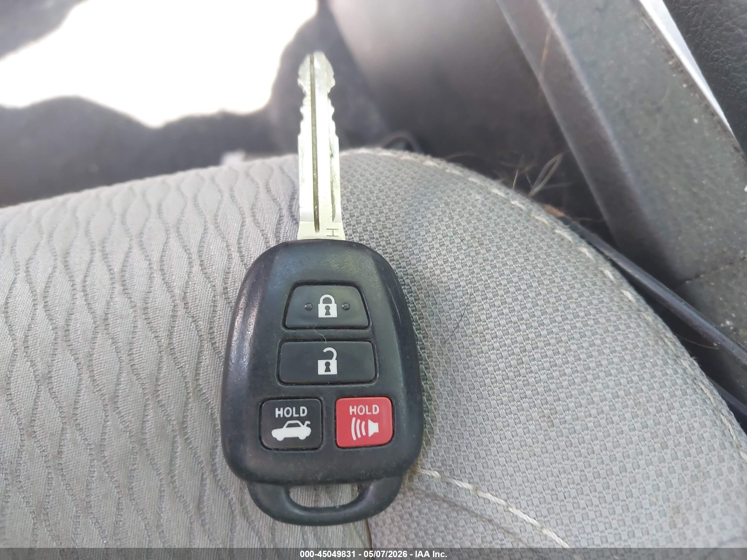 2015 Toyota Corolla Le Черный vin: 2T1BURHE3FC472404