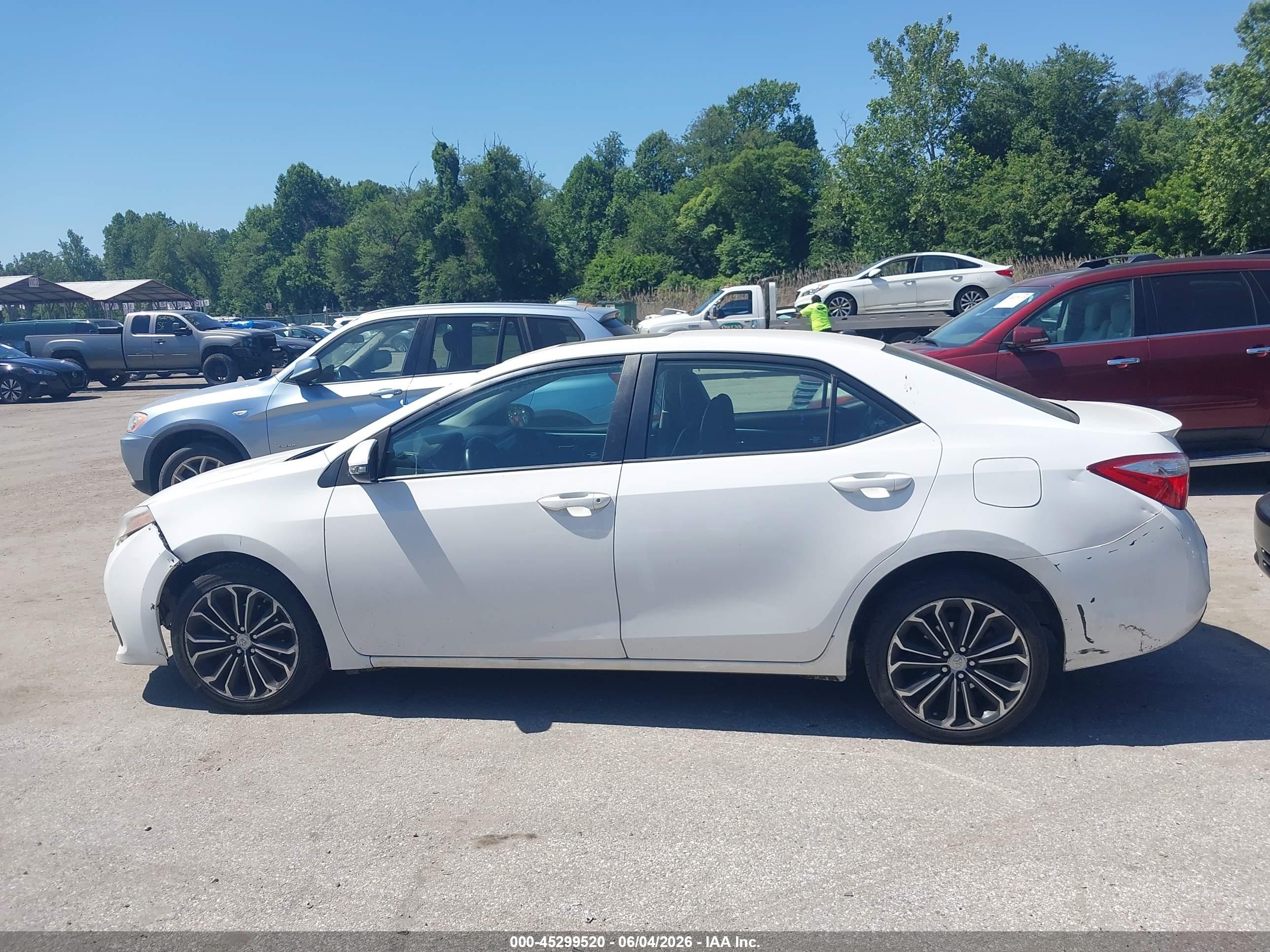 2016 Toyota Corolla S Premium White vin: 2T1BURHE3GC482304