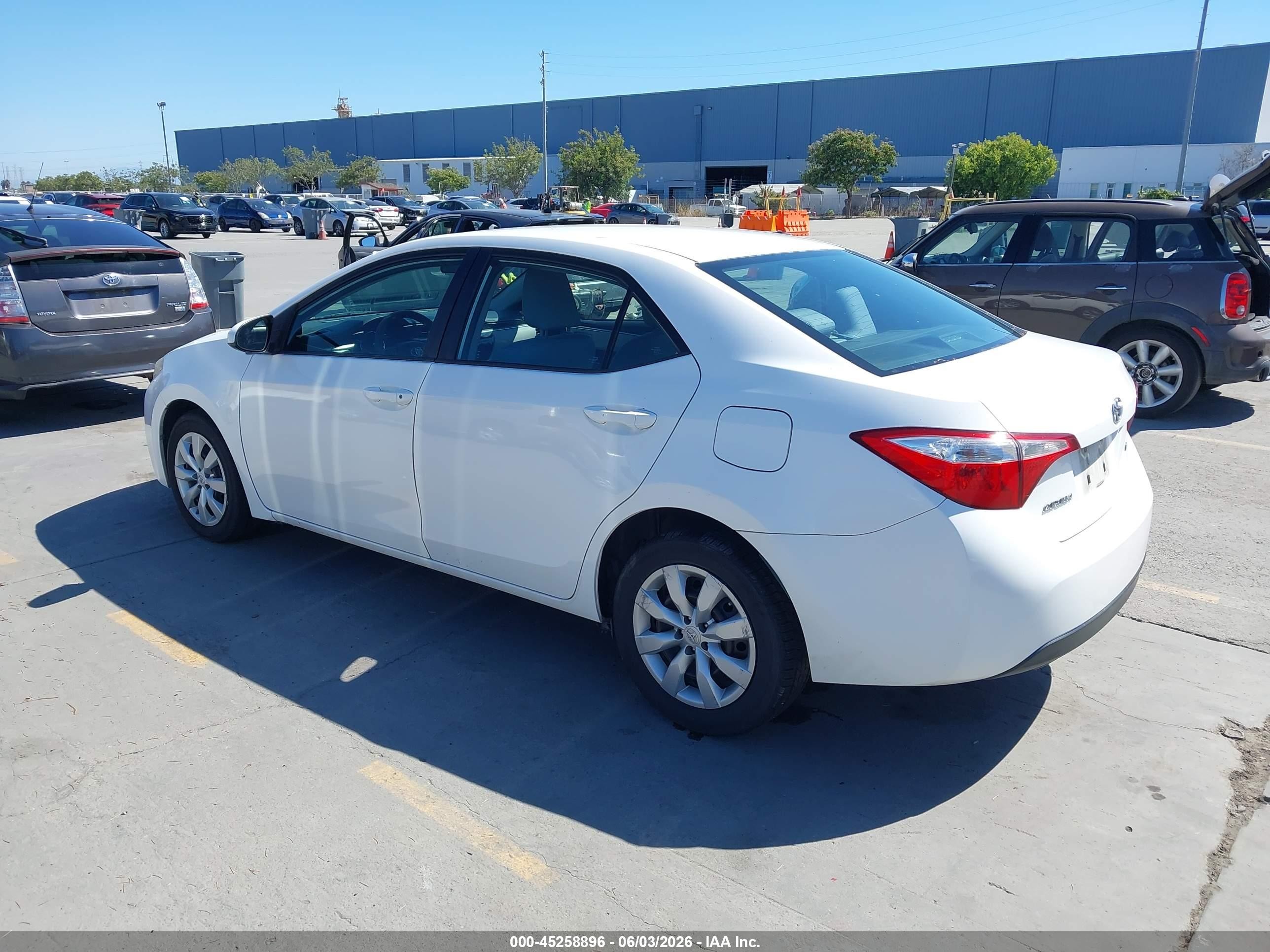 2016 Toyota Corolla Le Белый vin: 2T1BURHE3GC602795
