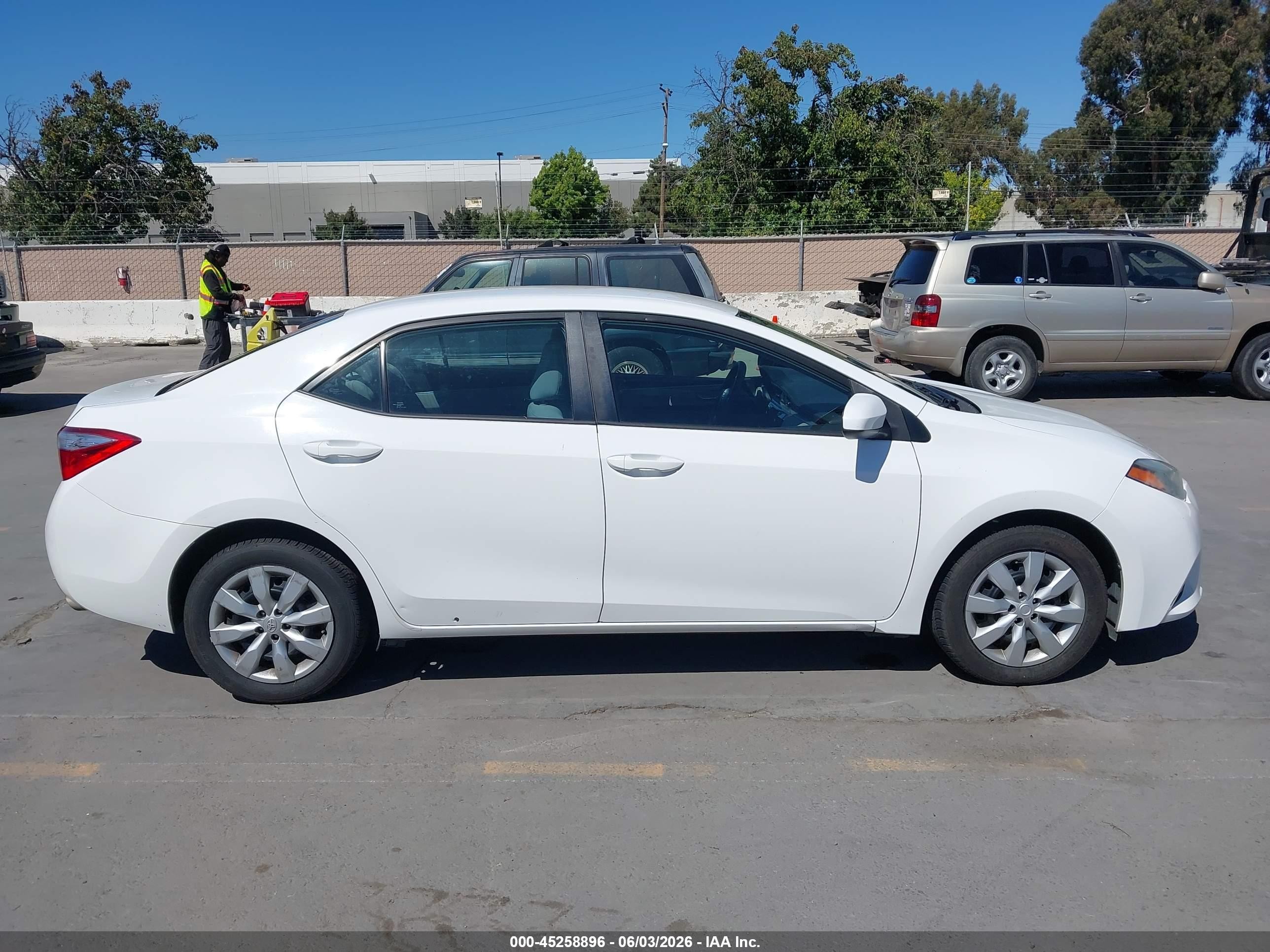 2016 Toyota Corolla Le Белый vin: 2T1BURHE3GC602795