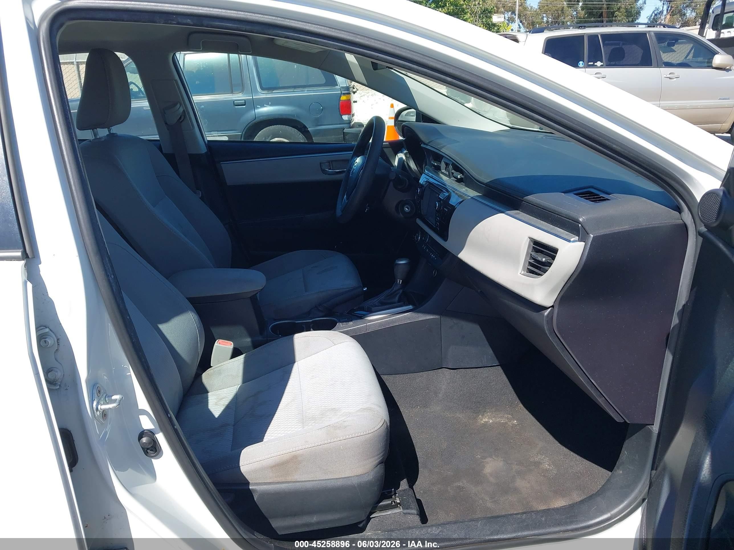 2016 Toyota Corolla Le Белый vin: 2T1BURHE3GC602795