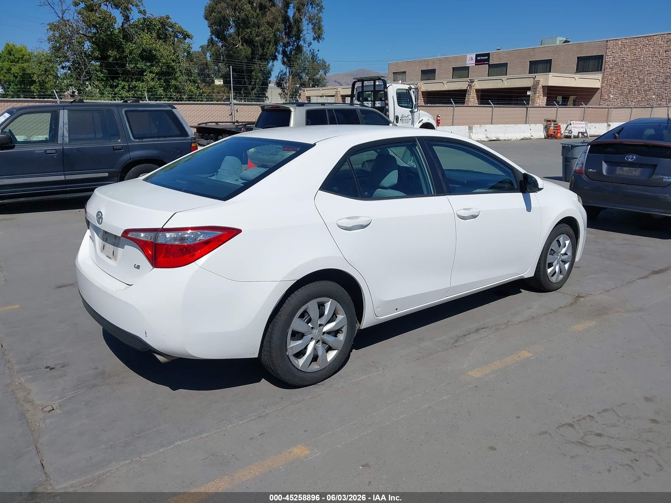 2016 Toyota Corolla Le Белый vin: 2T1BURHE3GC602795