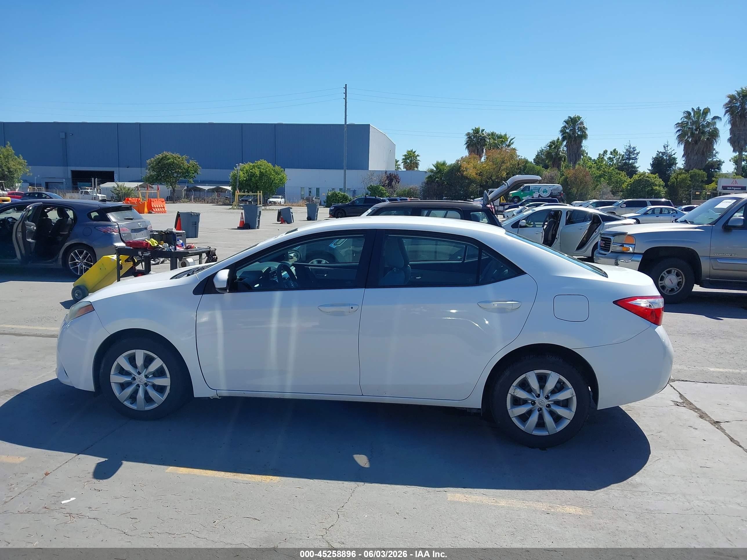 2016 Toyota Corolla Le Белый vin: 2T1BURHE3GC602795