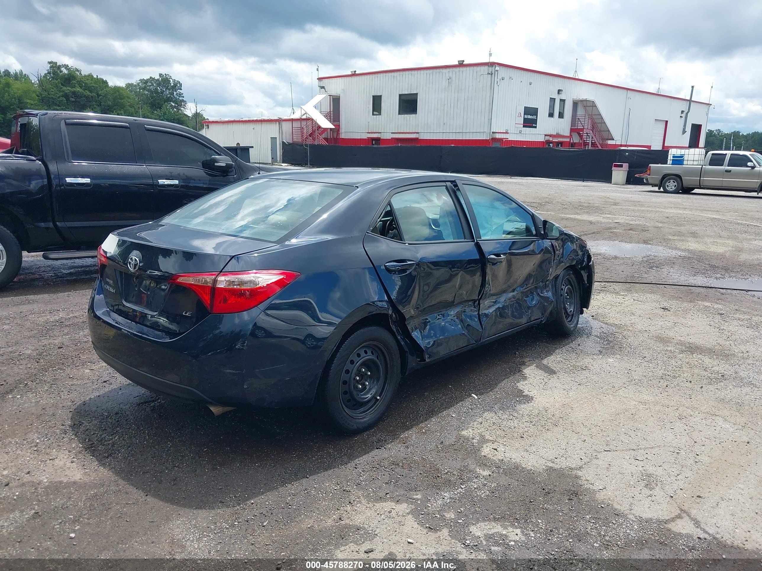 2018 Toyota Corolla Le Blue vin: 2T1BURHE3JC991185