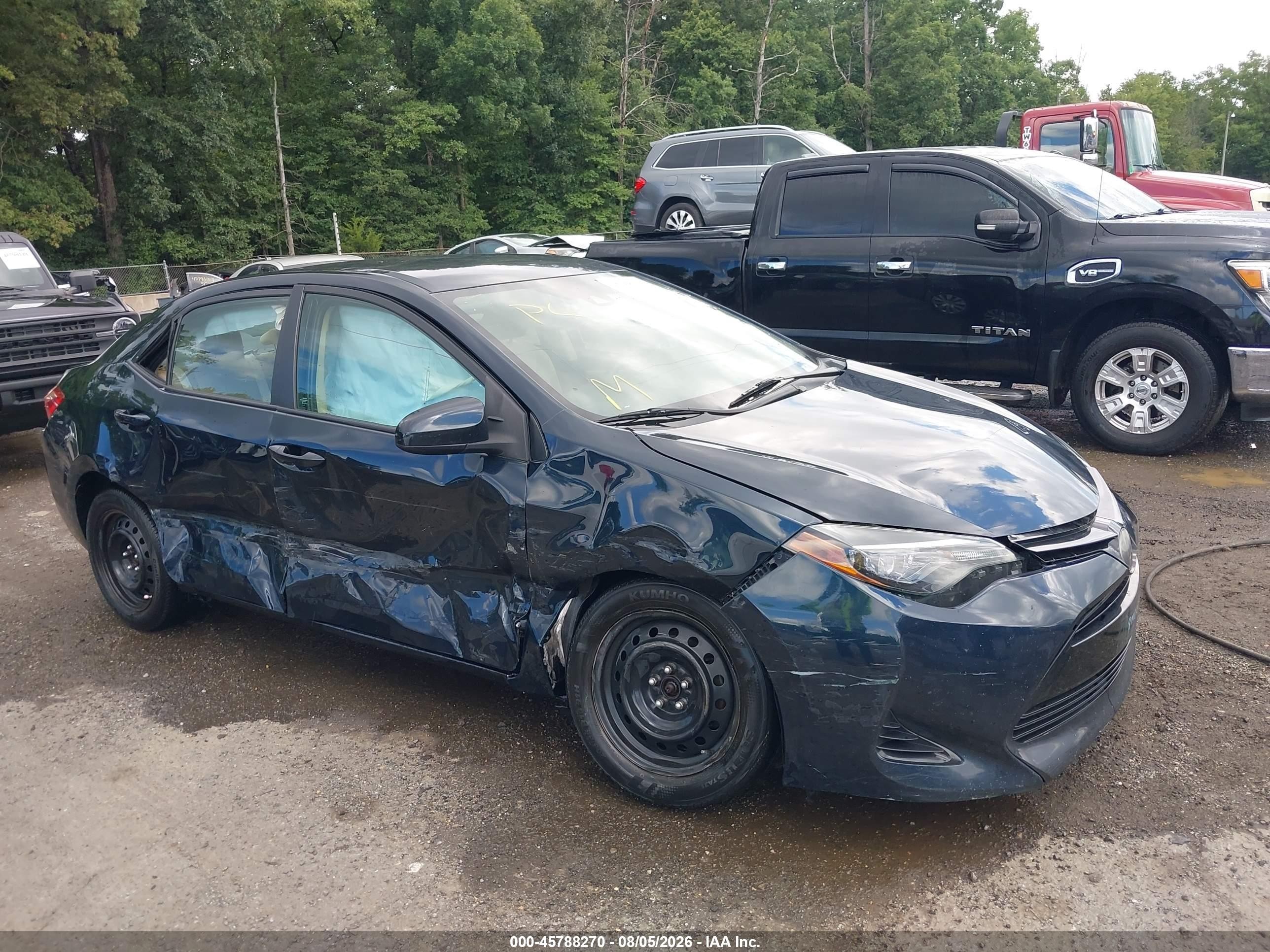 2018 Toyota Corolla Le Blue vin: 2T1BURHE3JC991185