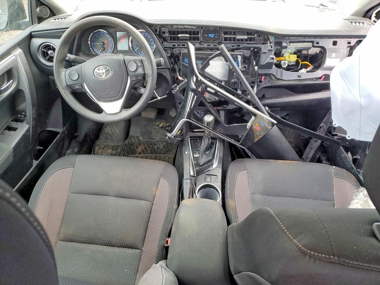 2019 Toyota Corolla L Blue vin: 2T1BURHE3KC158620